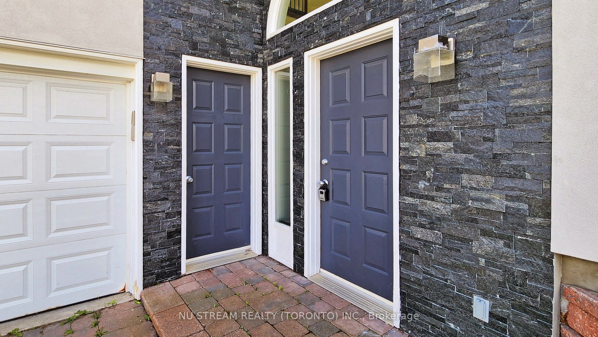 15 Bond Crescent