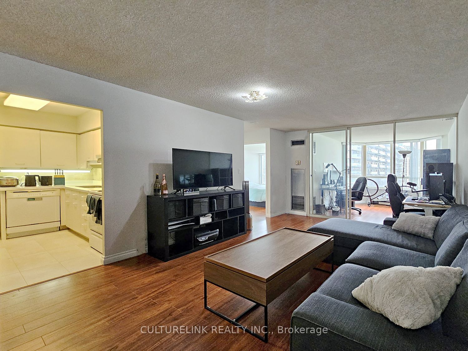 30 Greenfield Avenue 2215