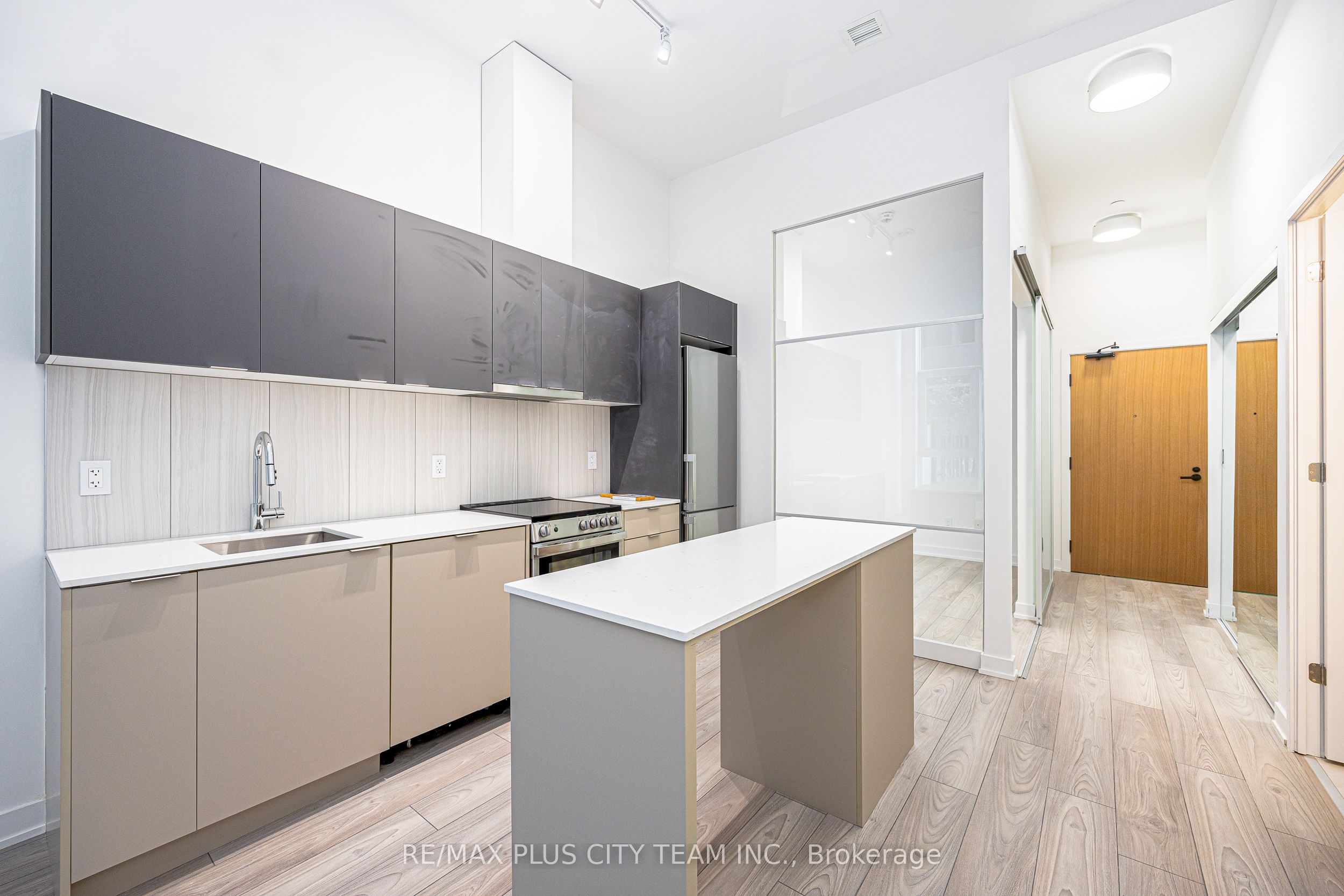 8 Tippett Road 105
