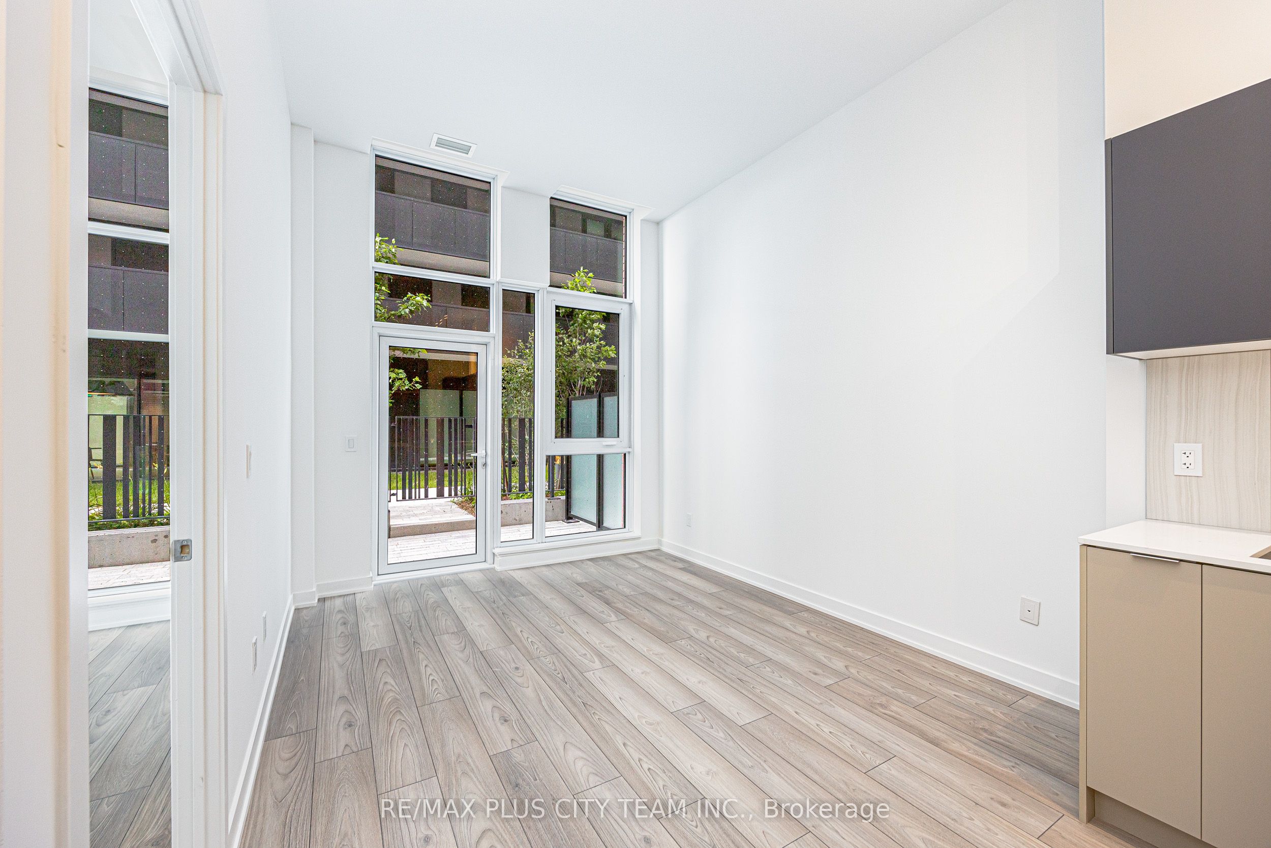 8 Tippett Road 105