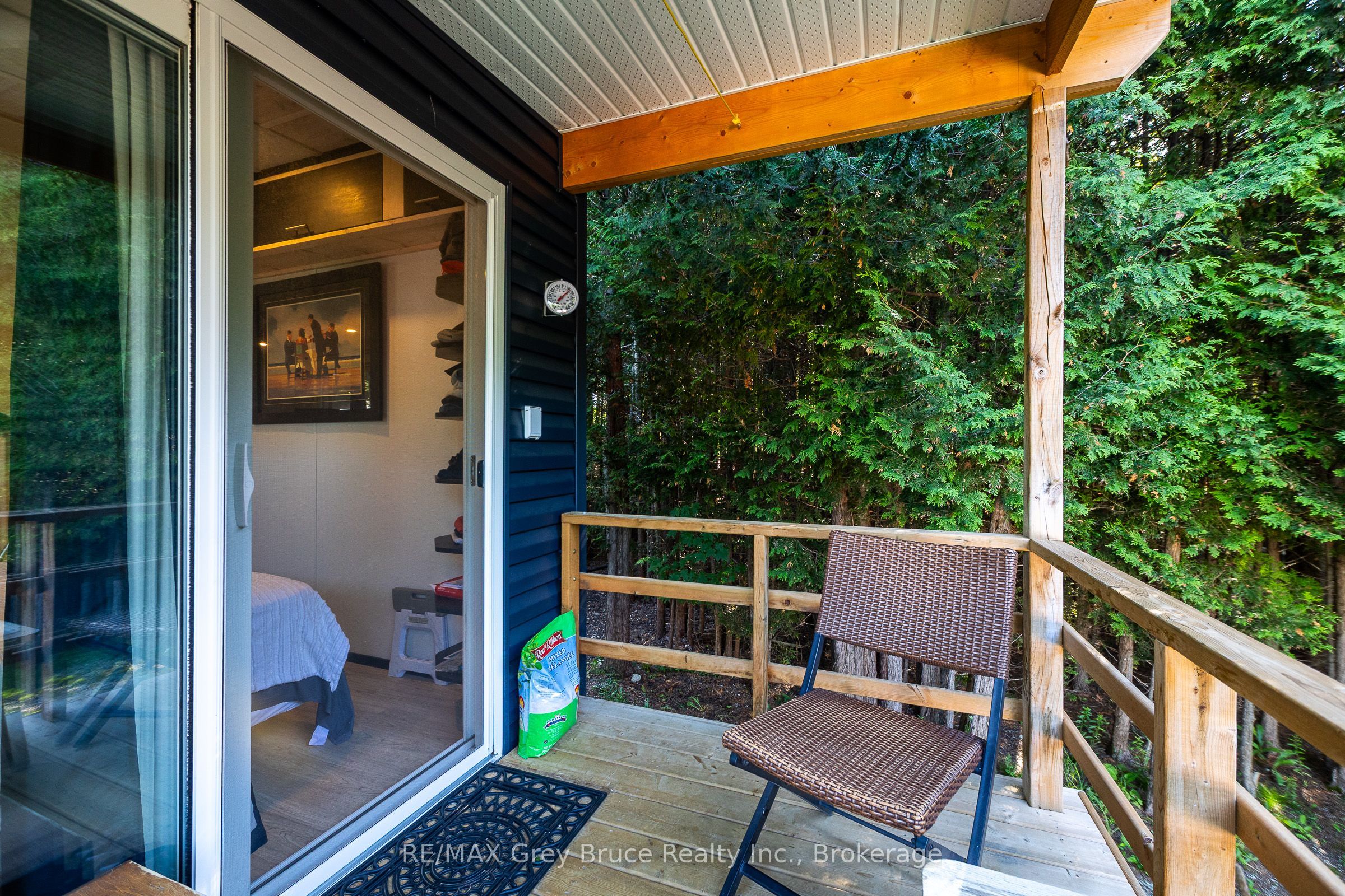 563878 Holland Glenelg Townline