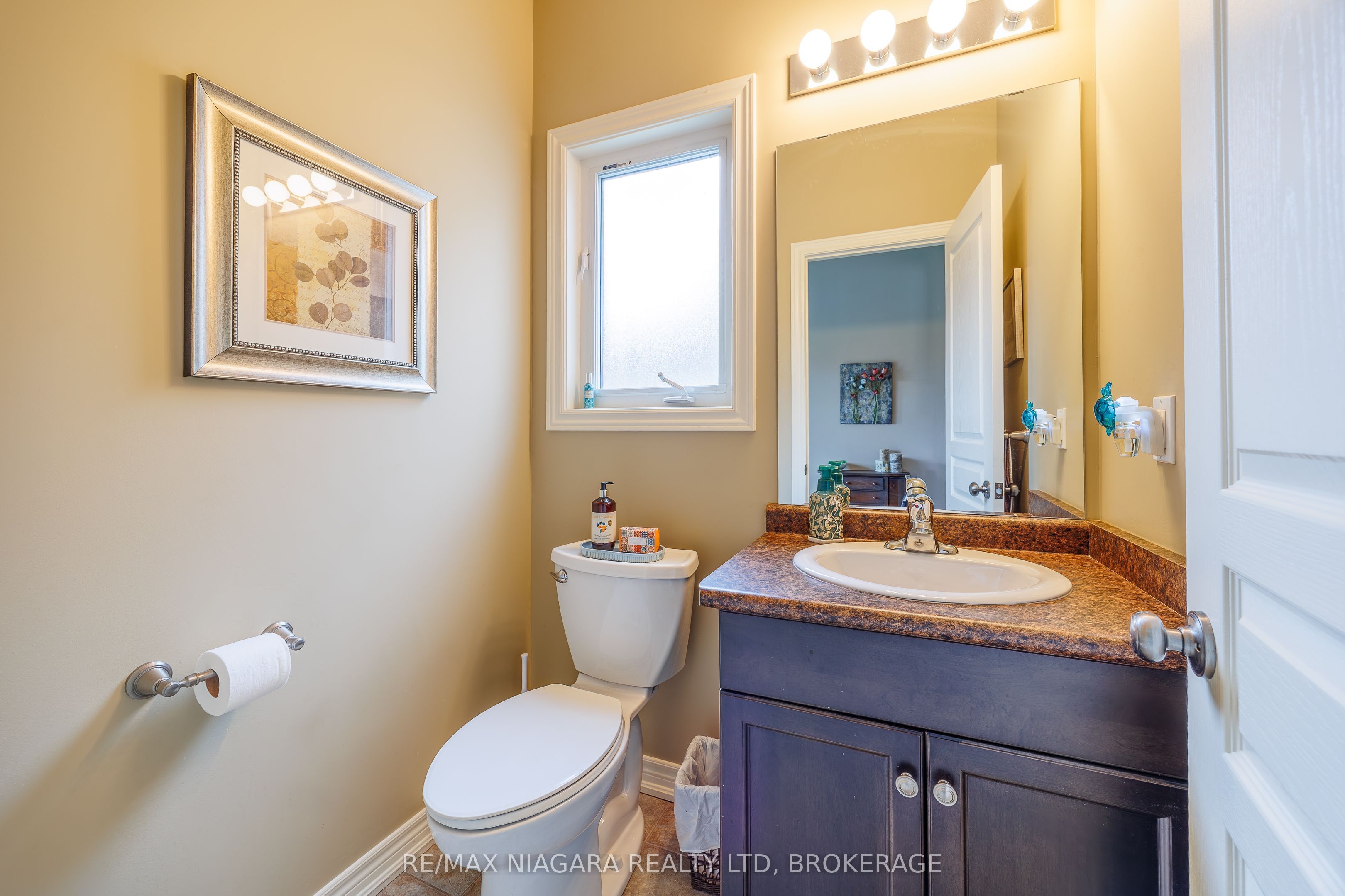 5744 Jake Crescent