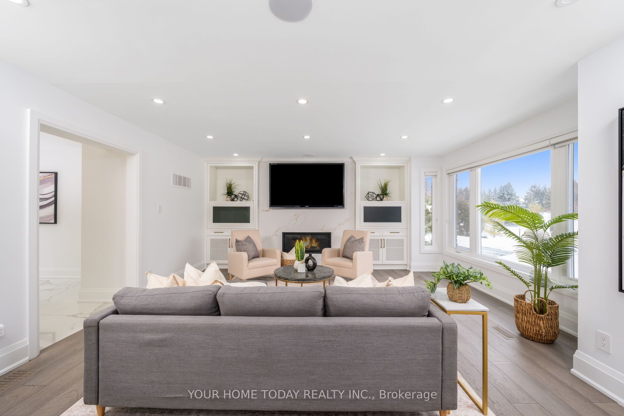 27 Chantelay Crescent