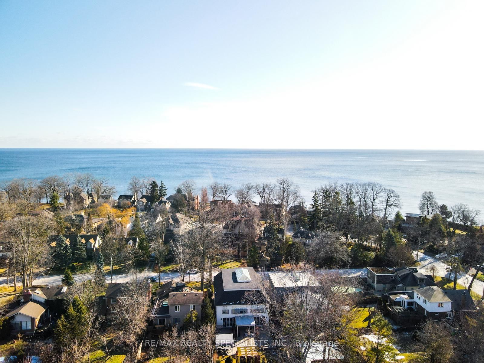 6 Brant Avenue