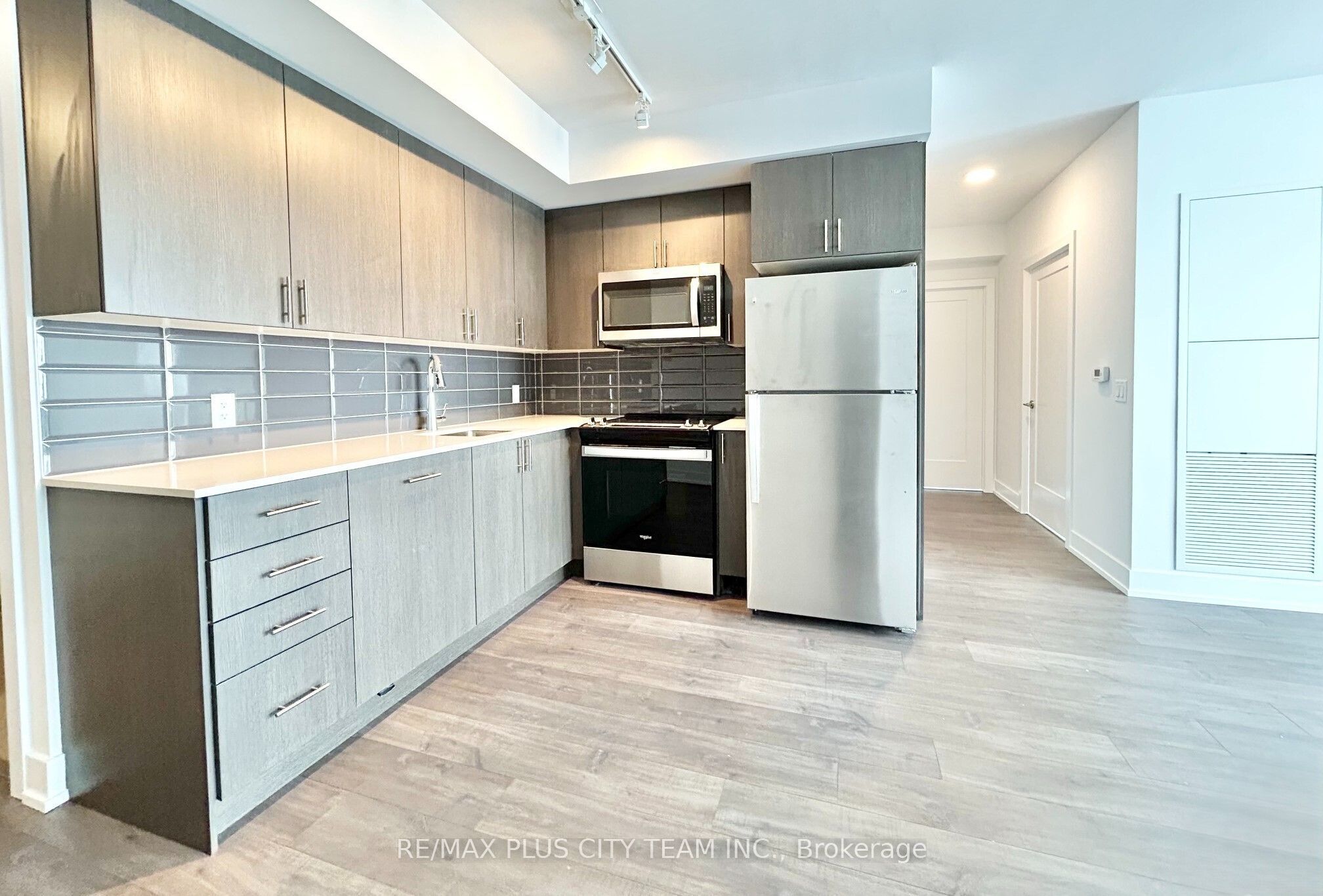 2550 Simcoe Street N 1217