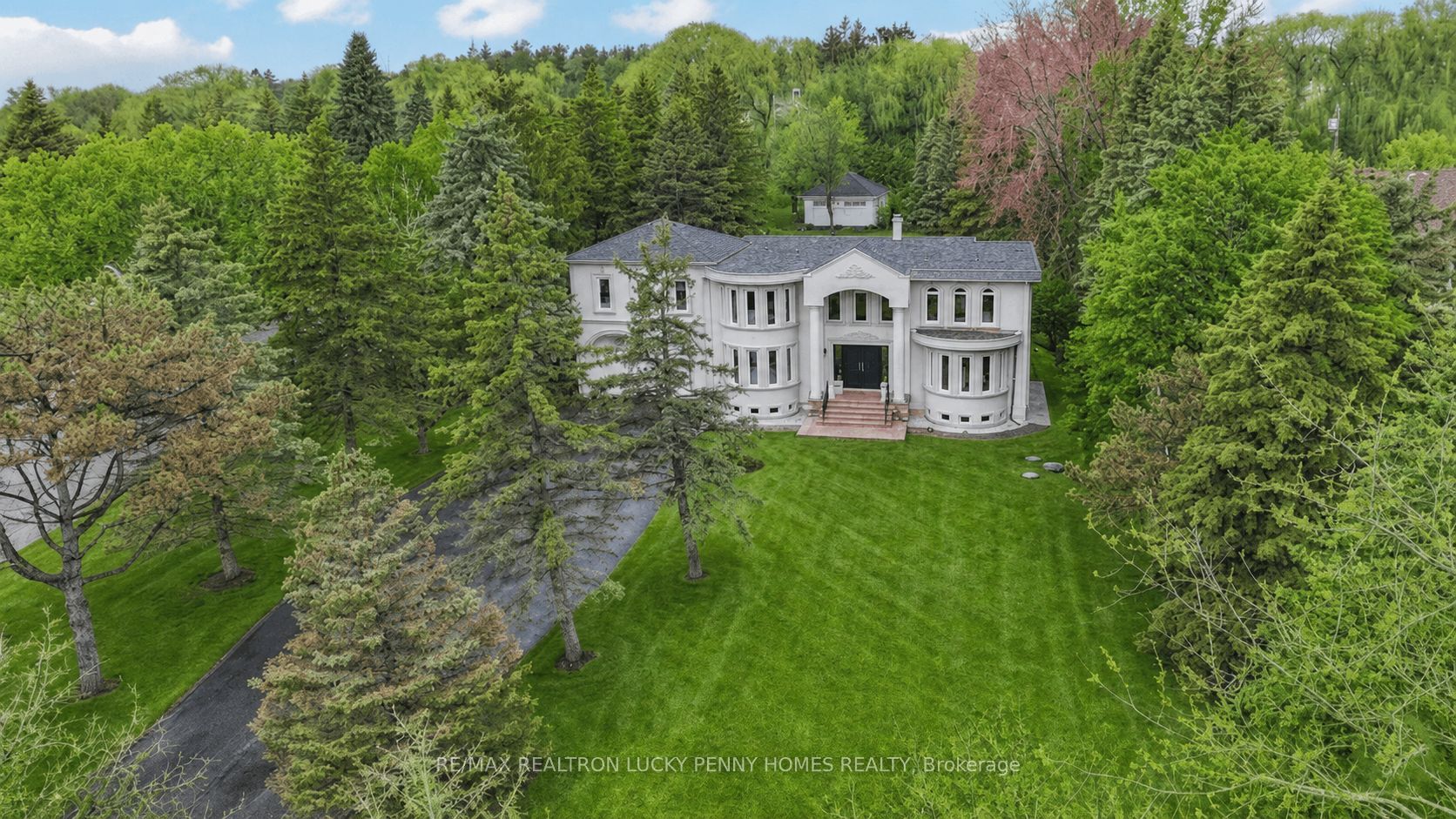 35 Cachet Parkway
