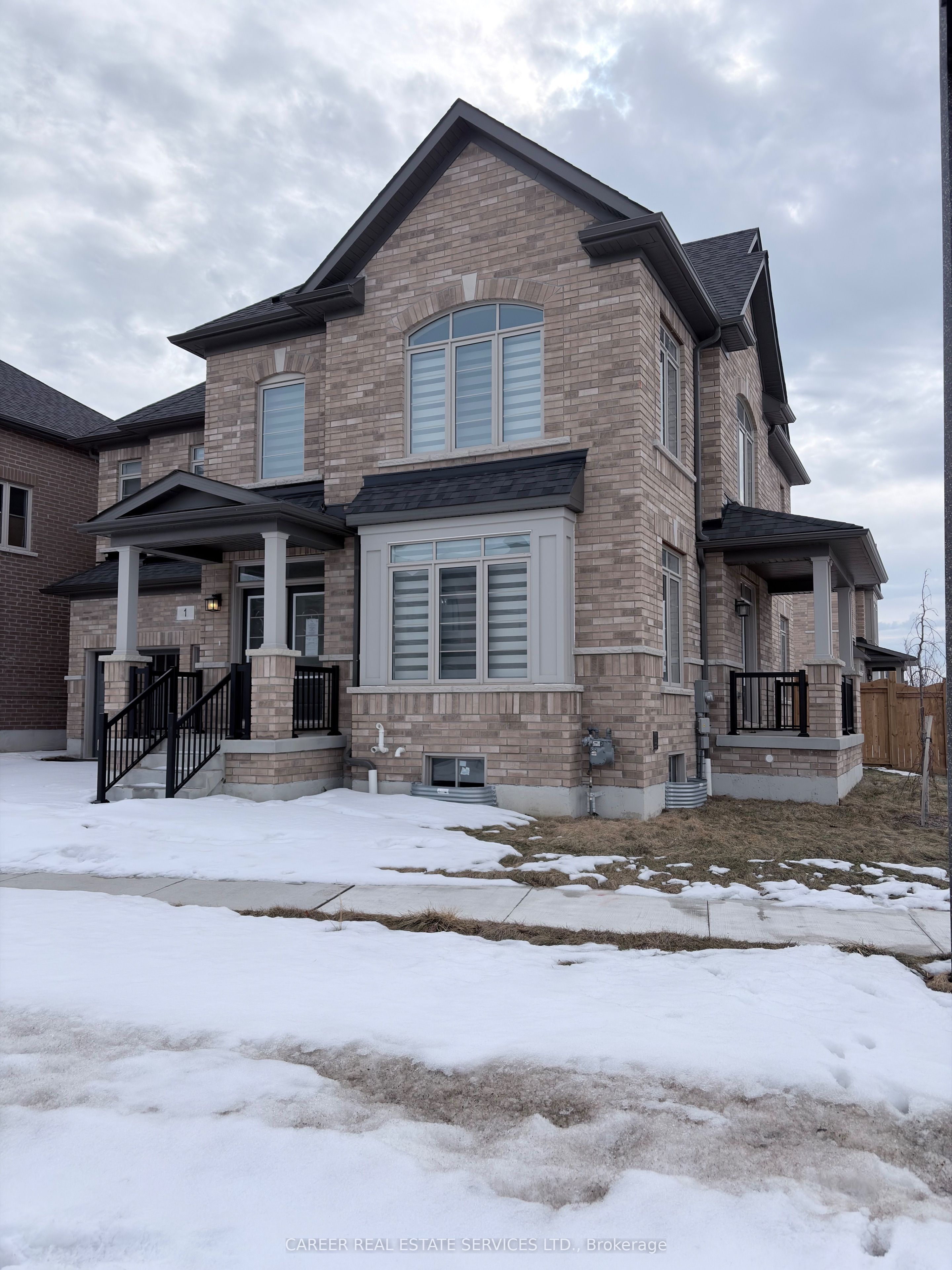 1 Waterfront Crescent