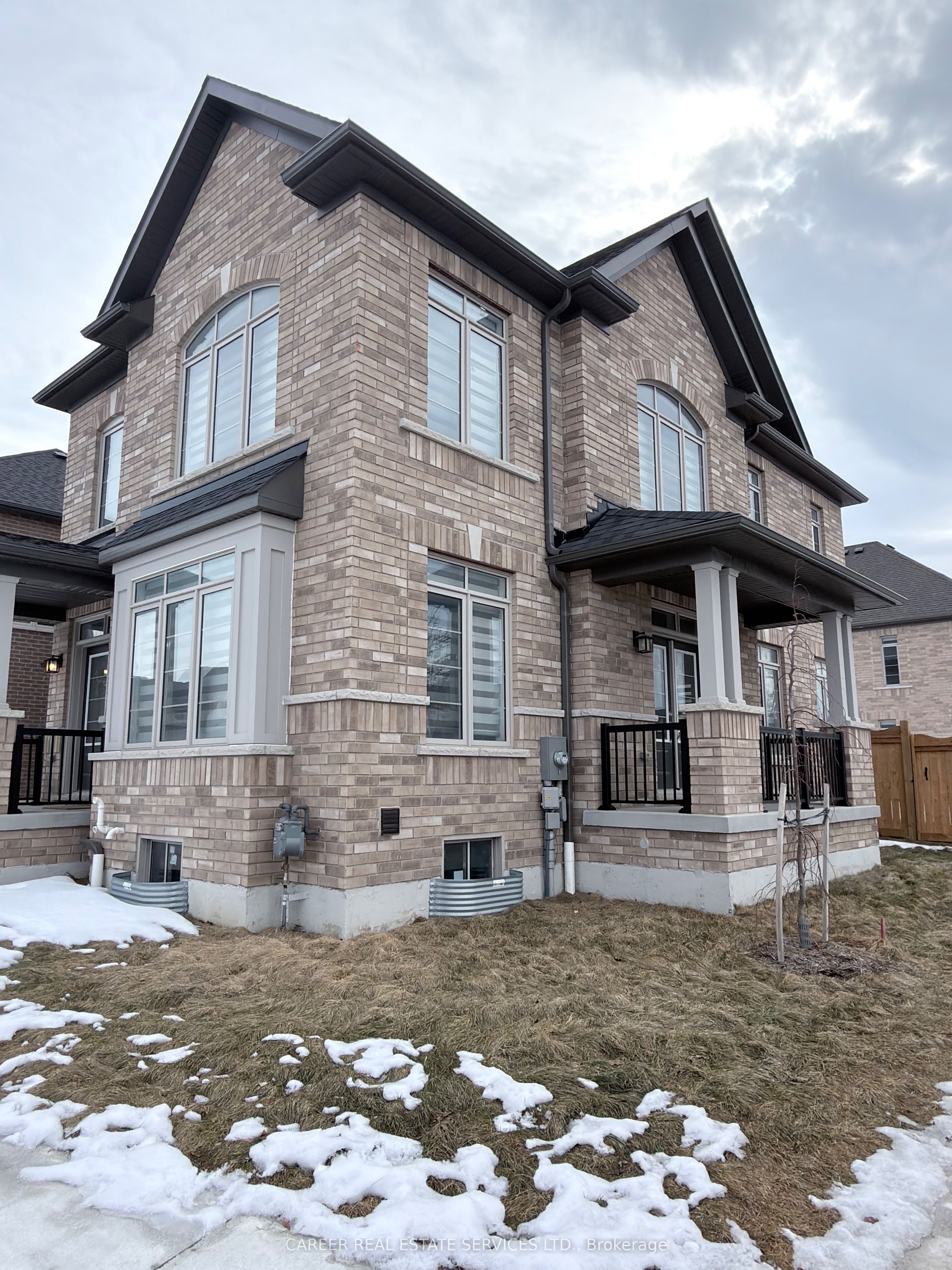 1 Waterfront Crescent