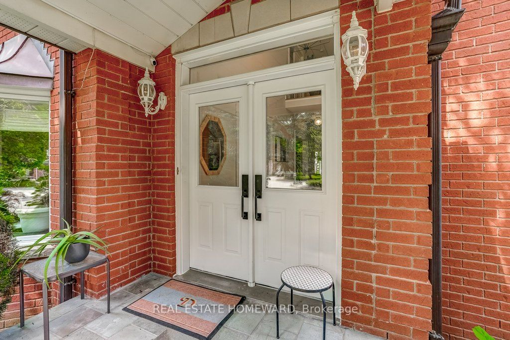 98 Woodview Drive