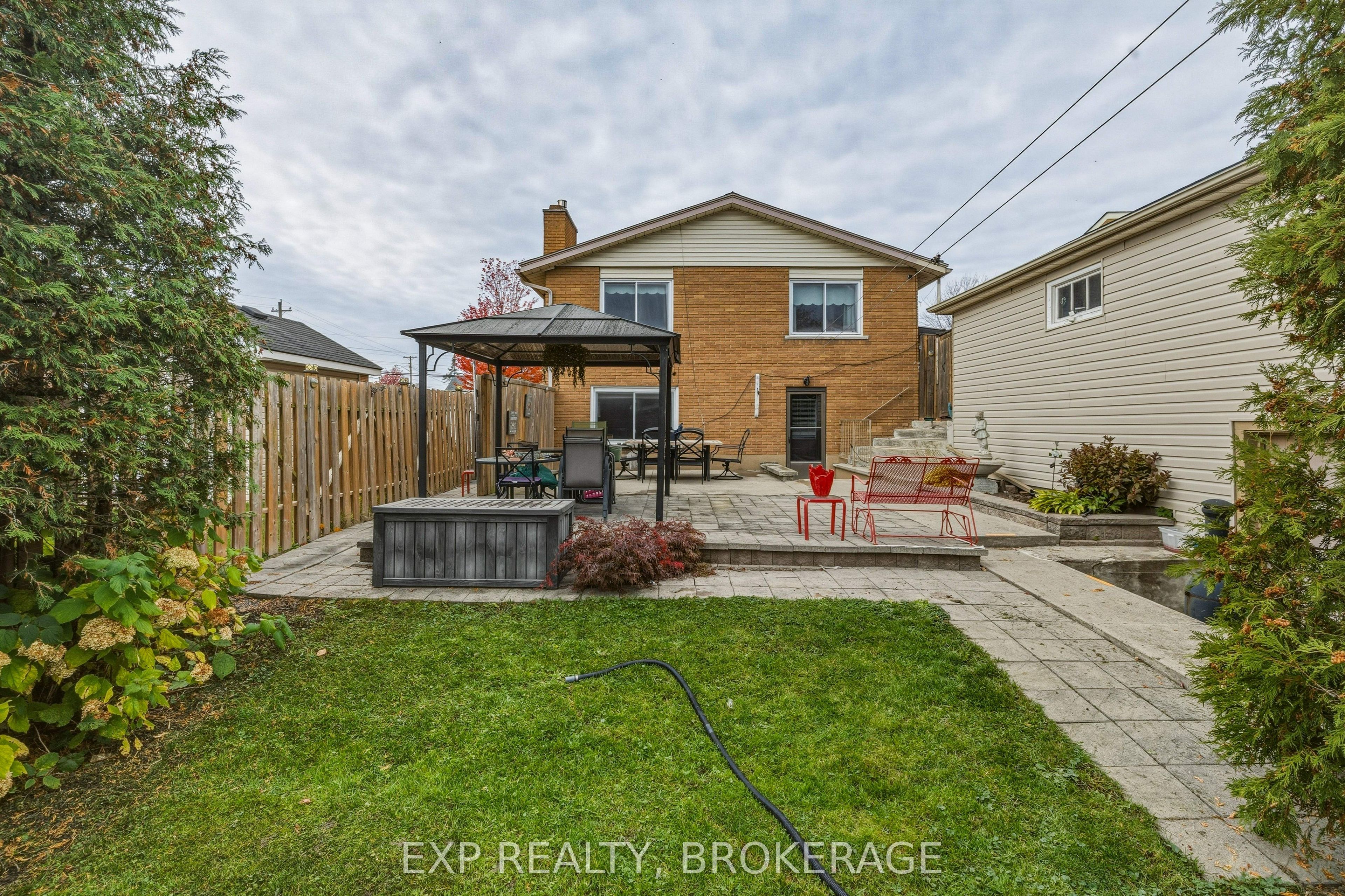 121 Butler Street E