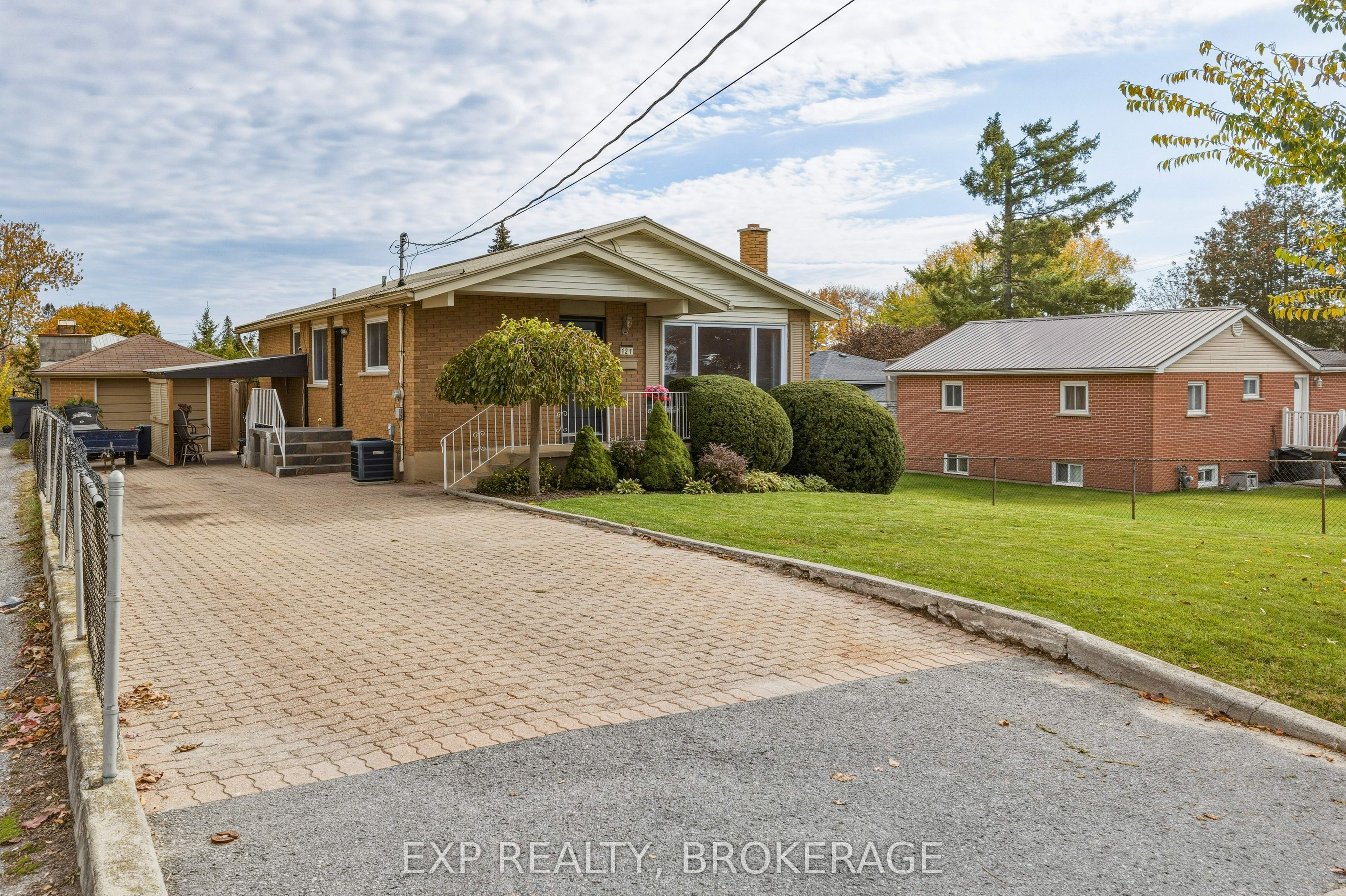 121 Butler Street E