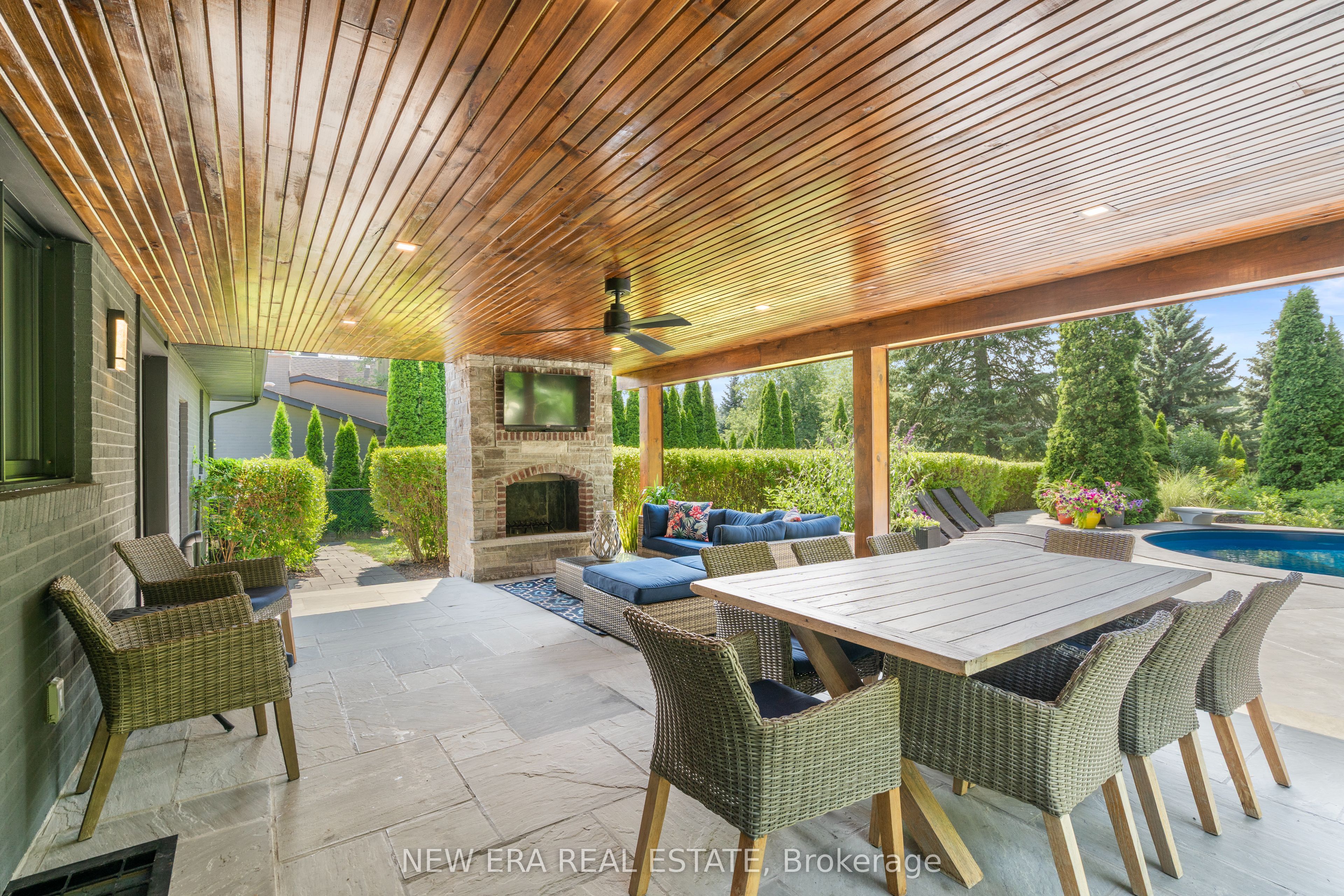 261 Pinetree Way