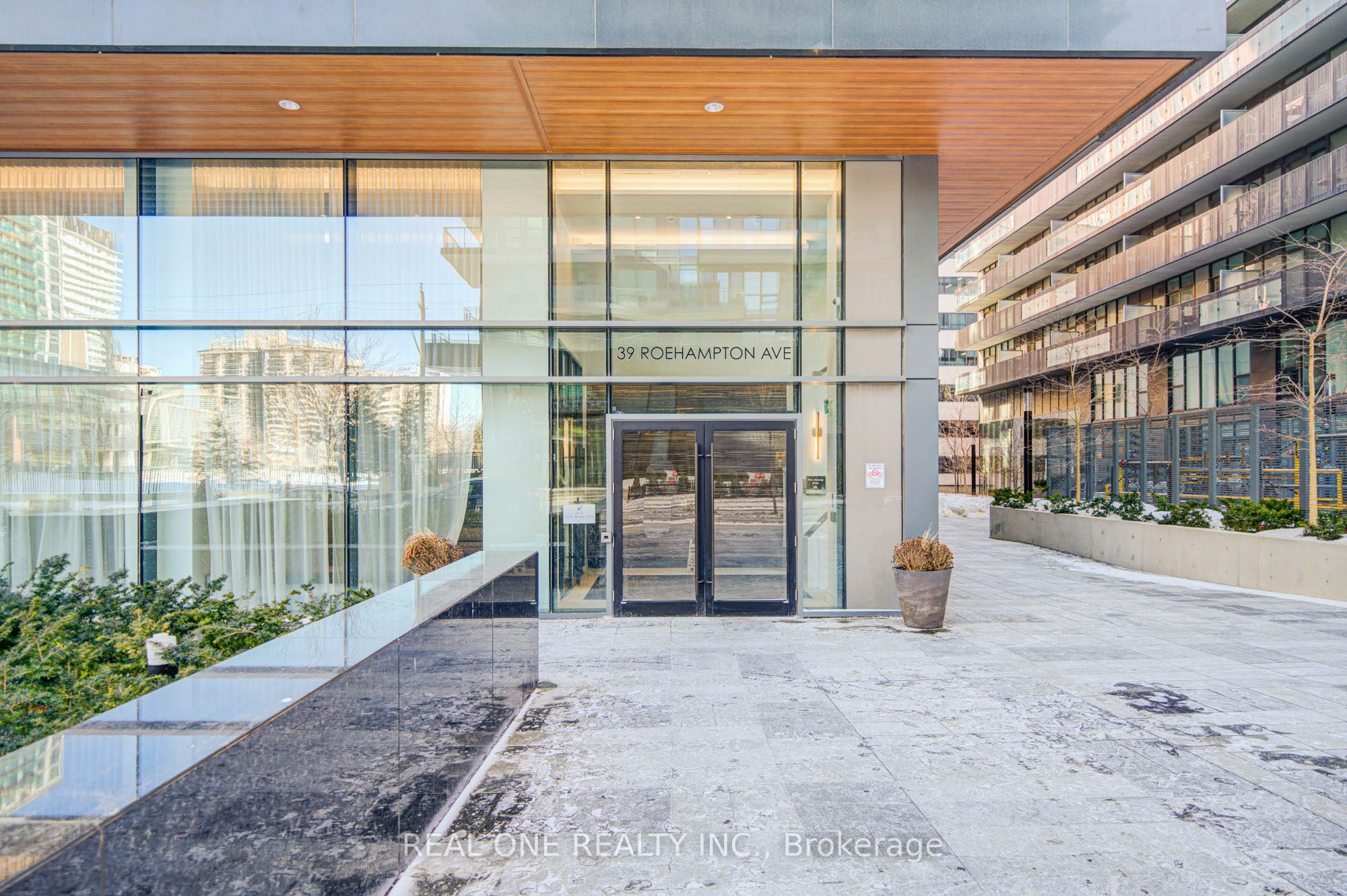 39 Roehampton Avenue 4002