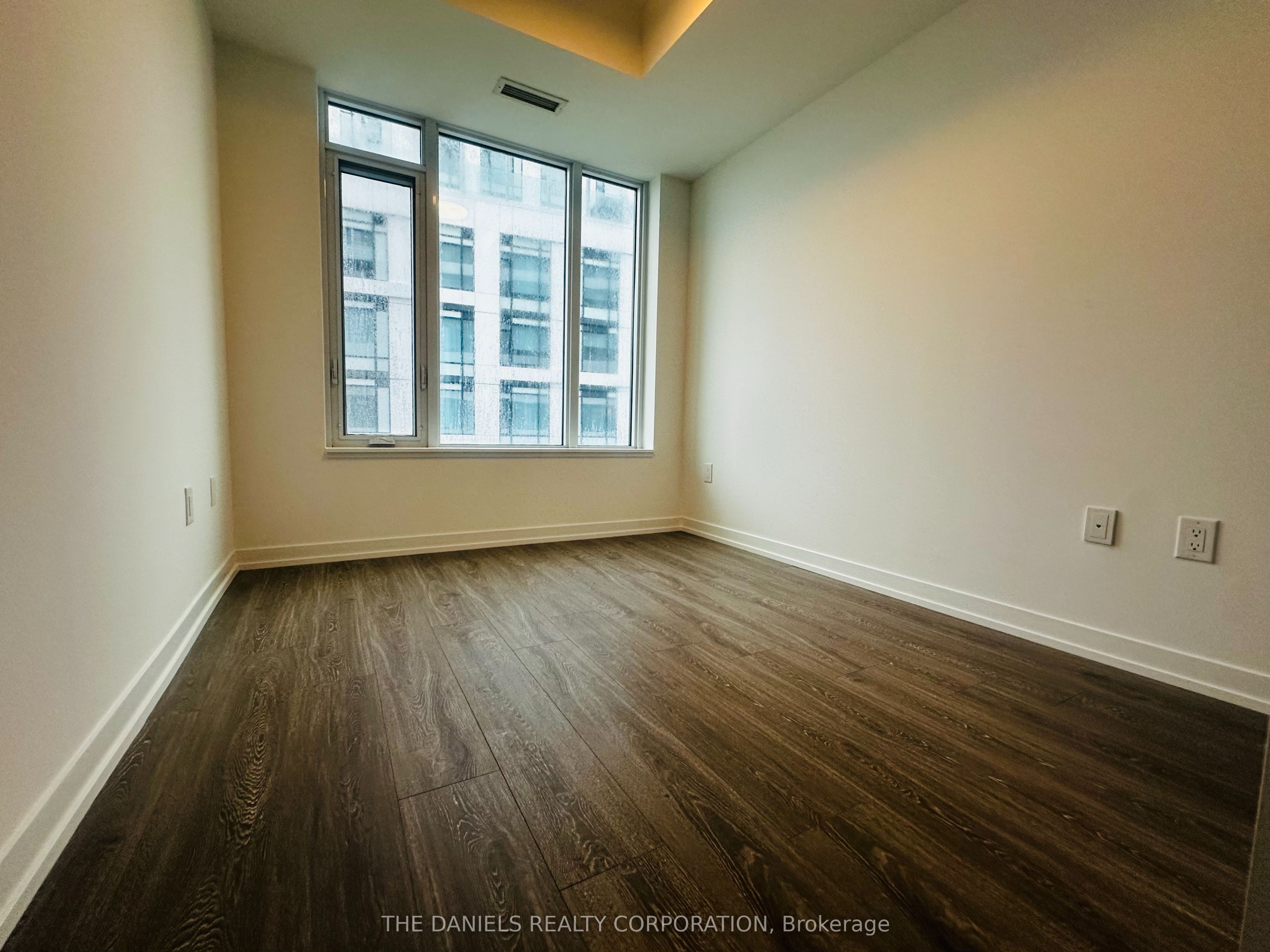 2485 Eglinton Avenue W 503