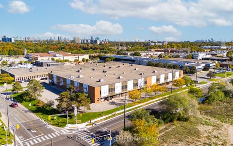 573 Alness Street Toronto W05 ON M3J 2T8