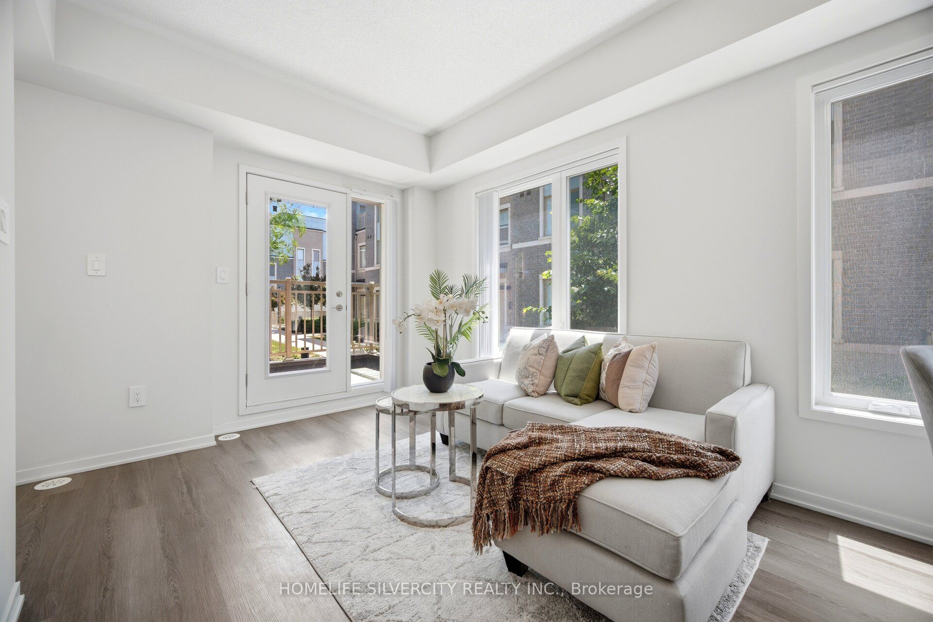 11 Honeycrisp Crescent 13