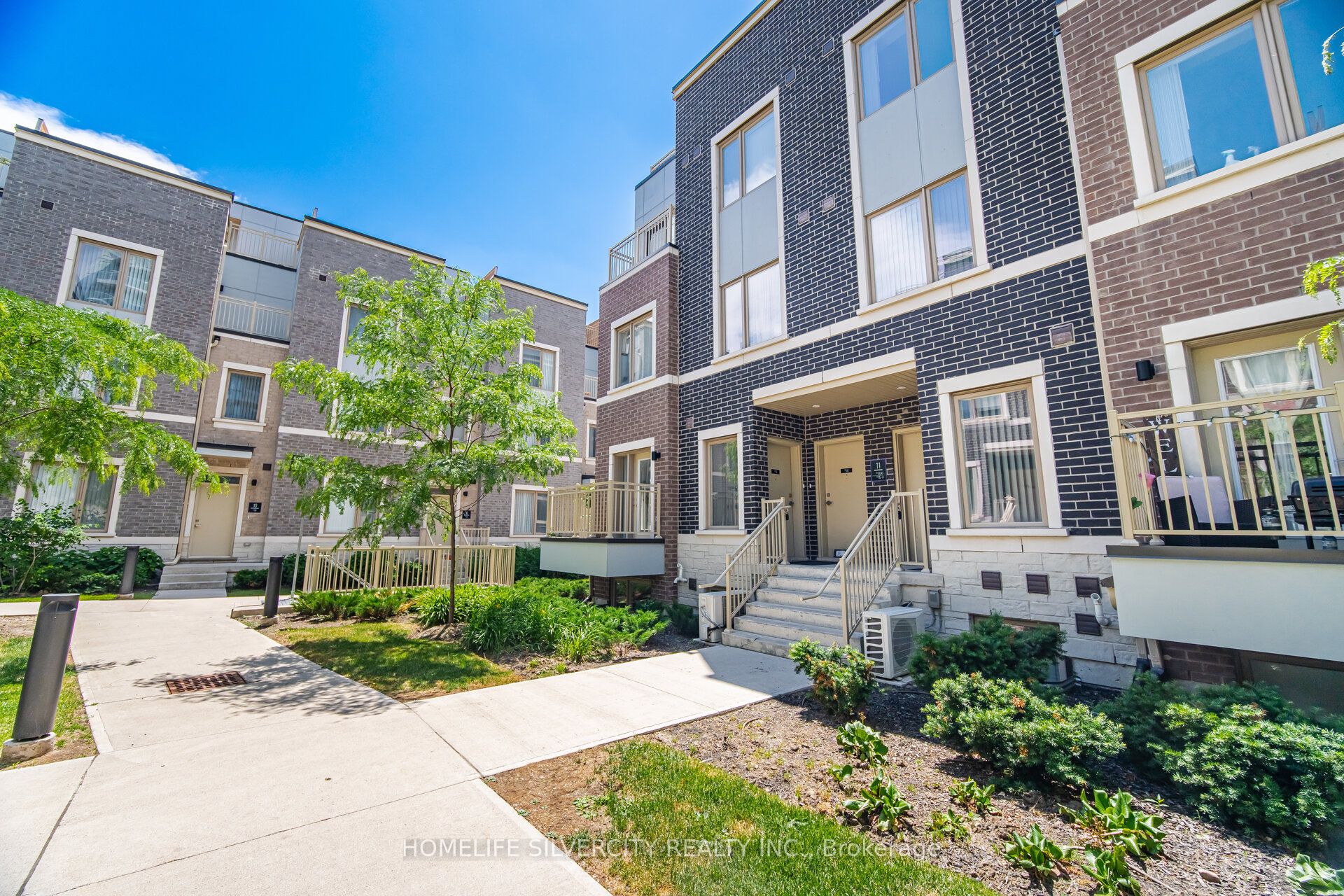 11 Honeycrisp Crescent 13