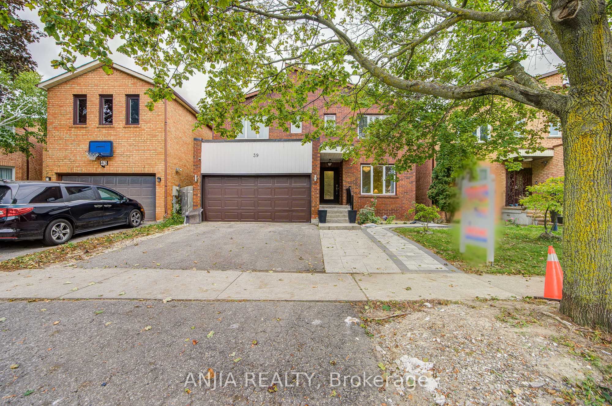 39 Millcroft Way
