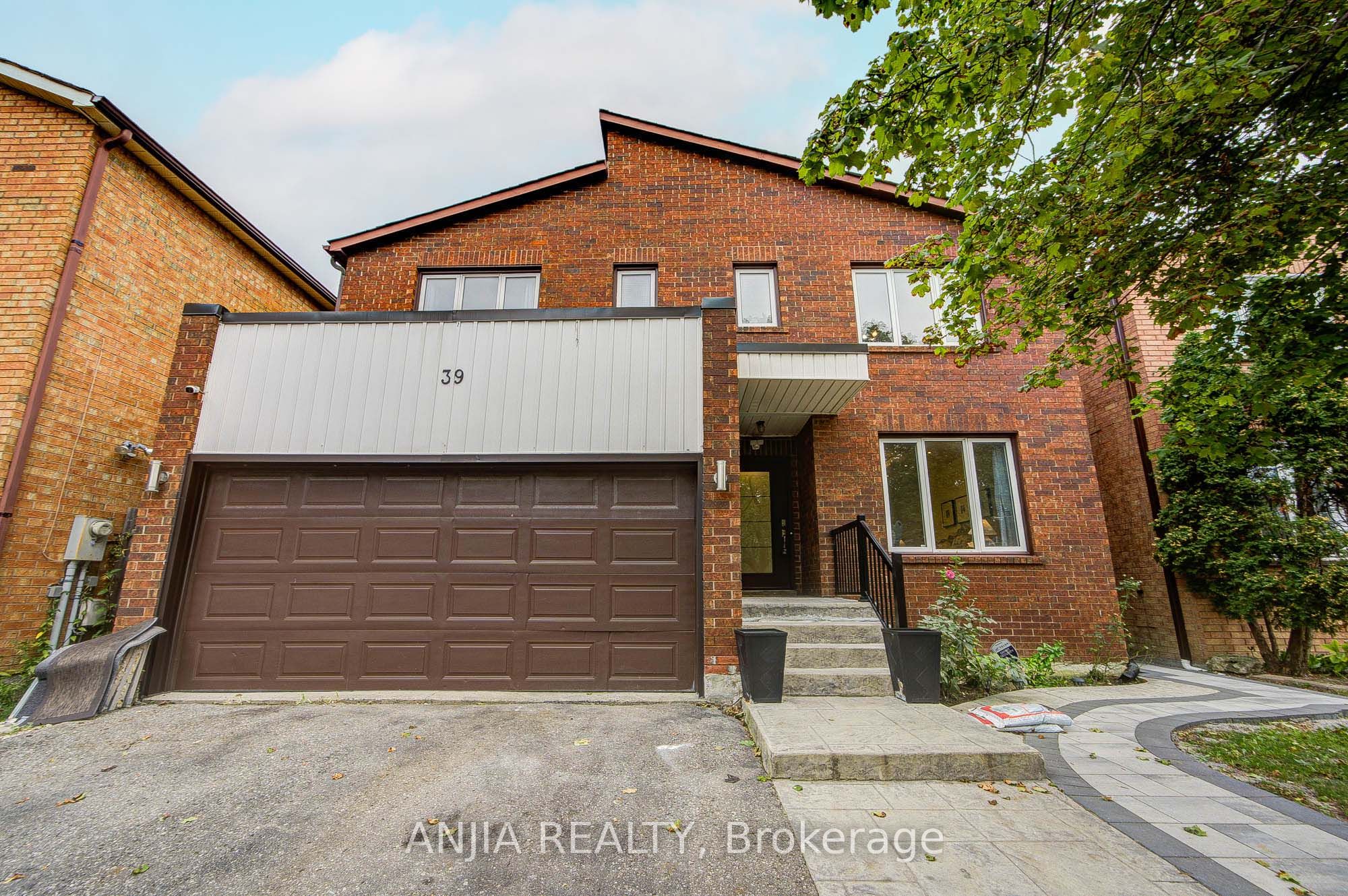 39 Millcroft Way