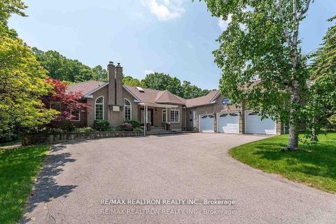 15 Treegrove Circle Aurora ON L4G 6M1