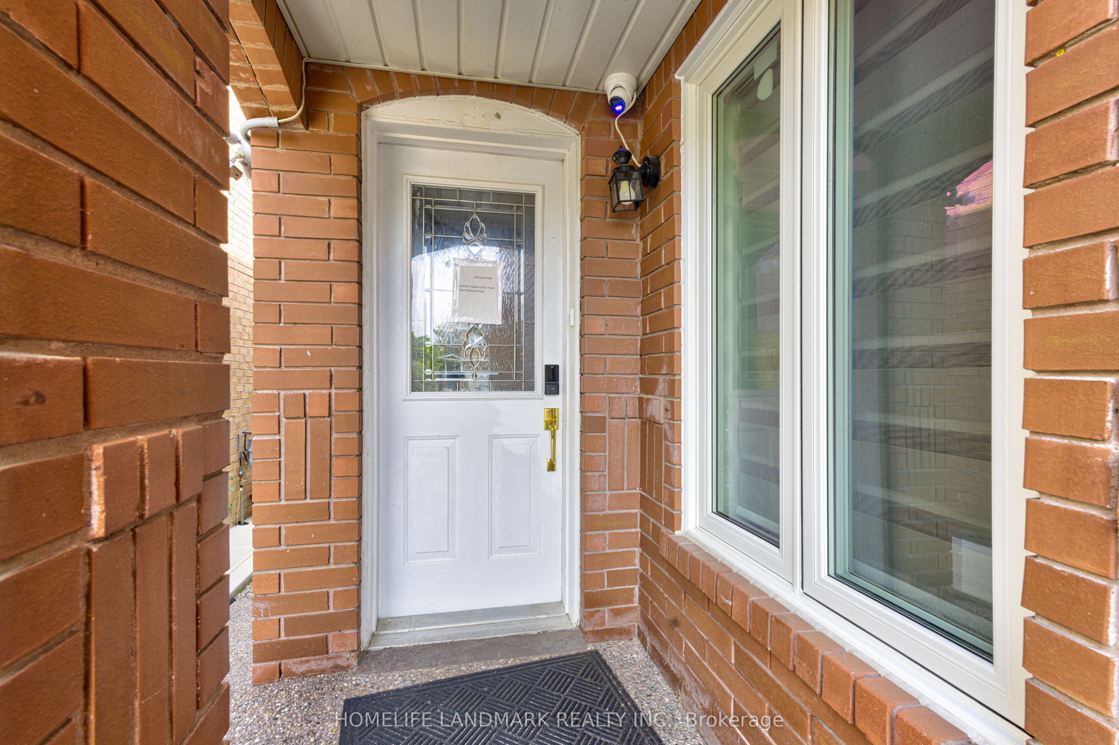 1192 Prestonwood Crescent