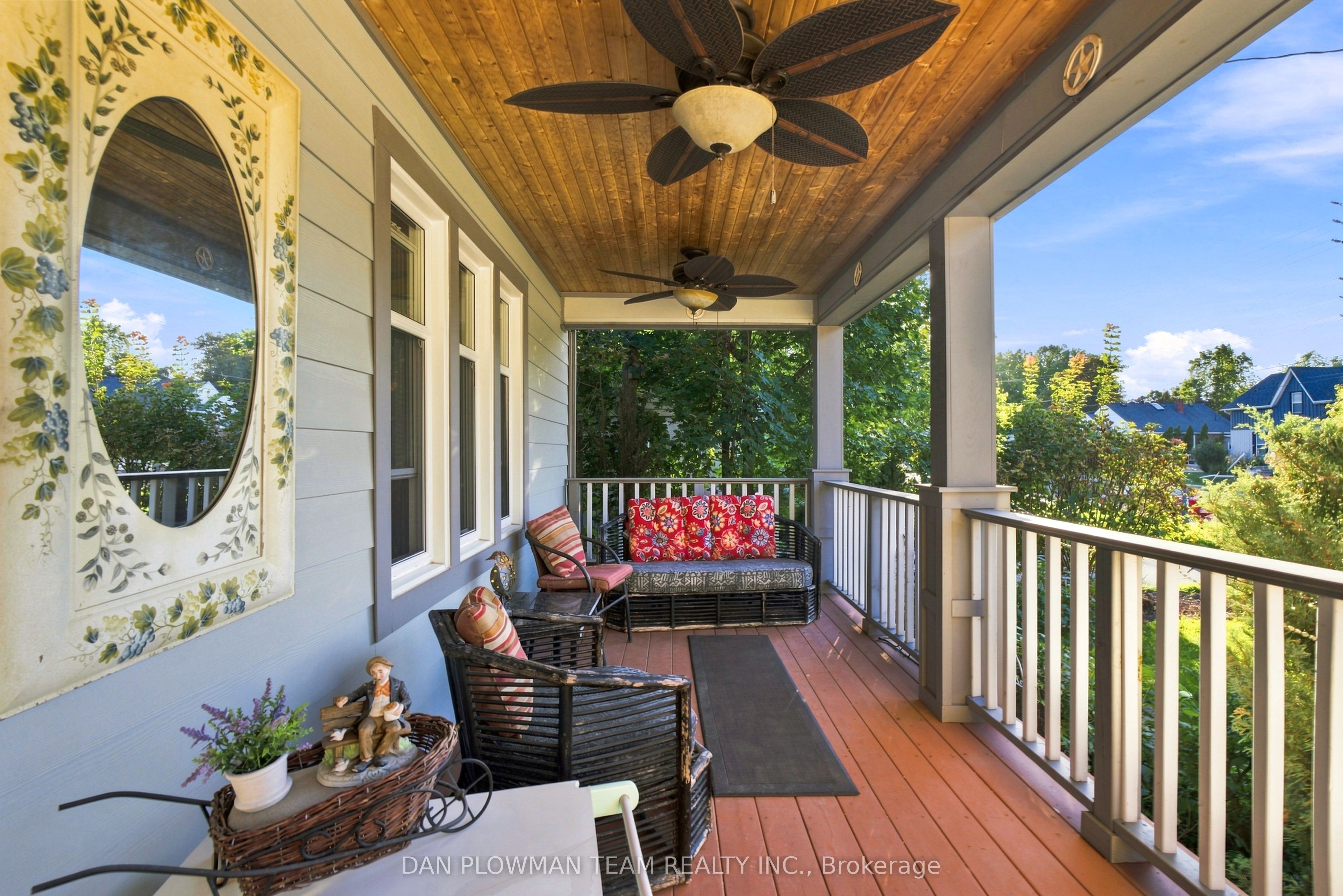 519 Kingston Road W