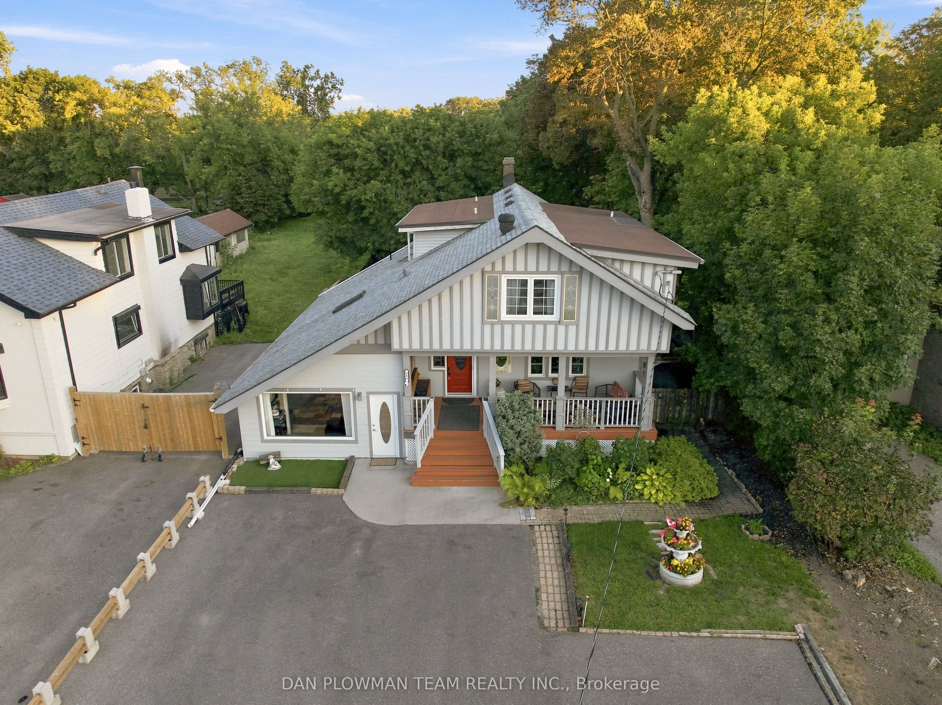 519 Kingston Road W