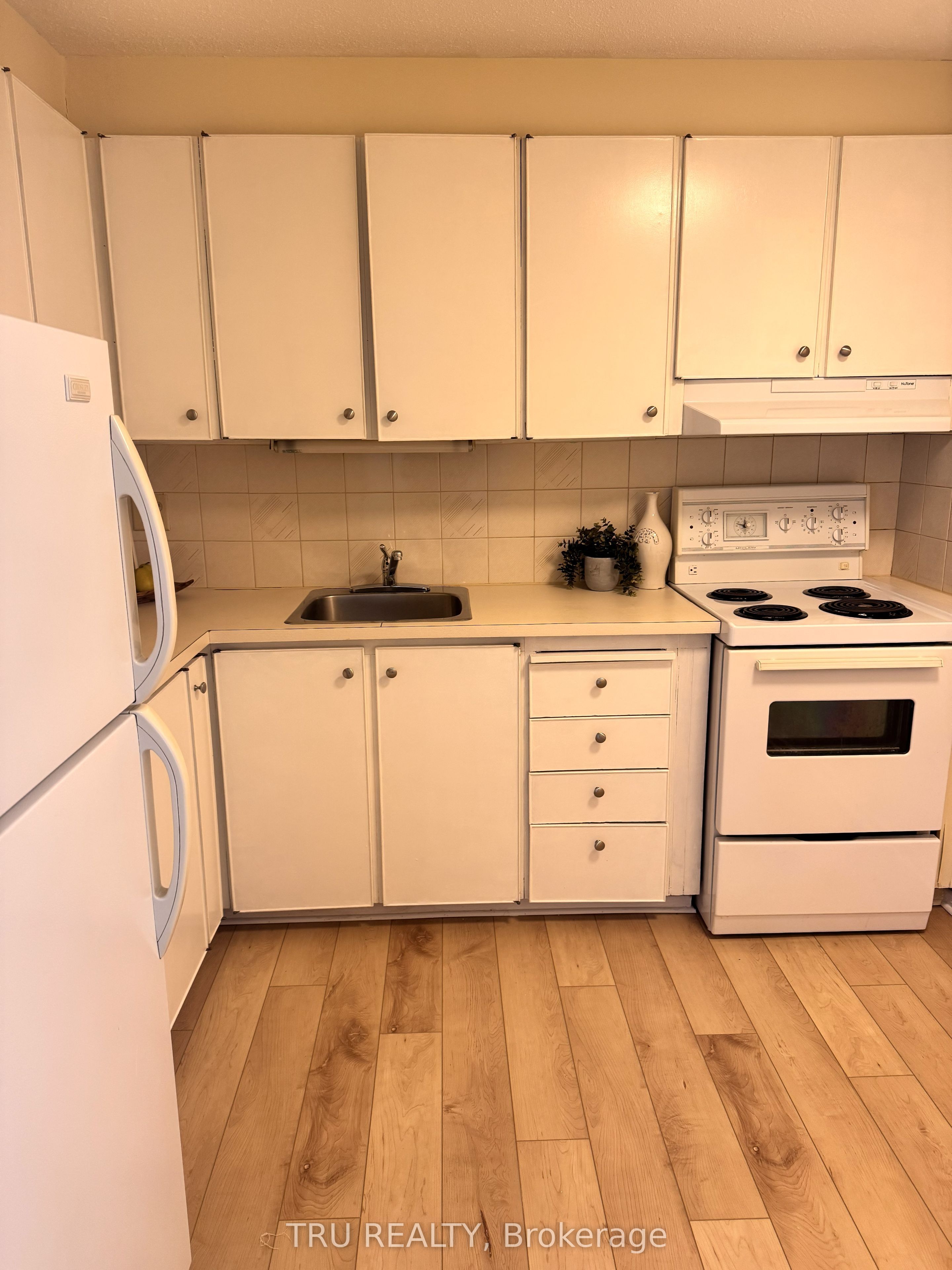 3100 Carling Avenue 706