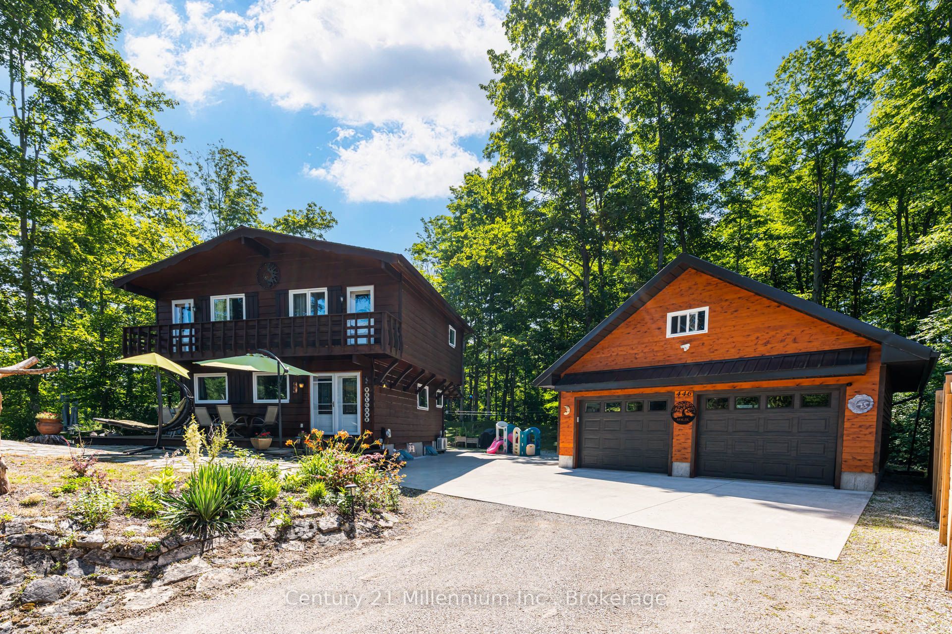446 Manley Crescent