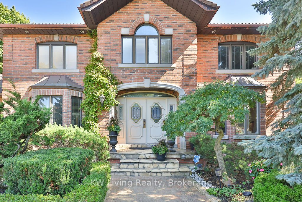 1070 Geran Crescent