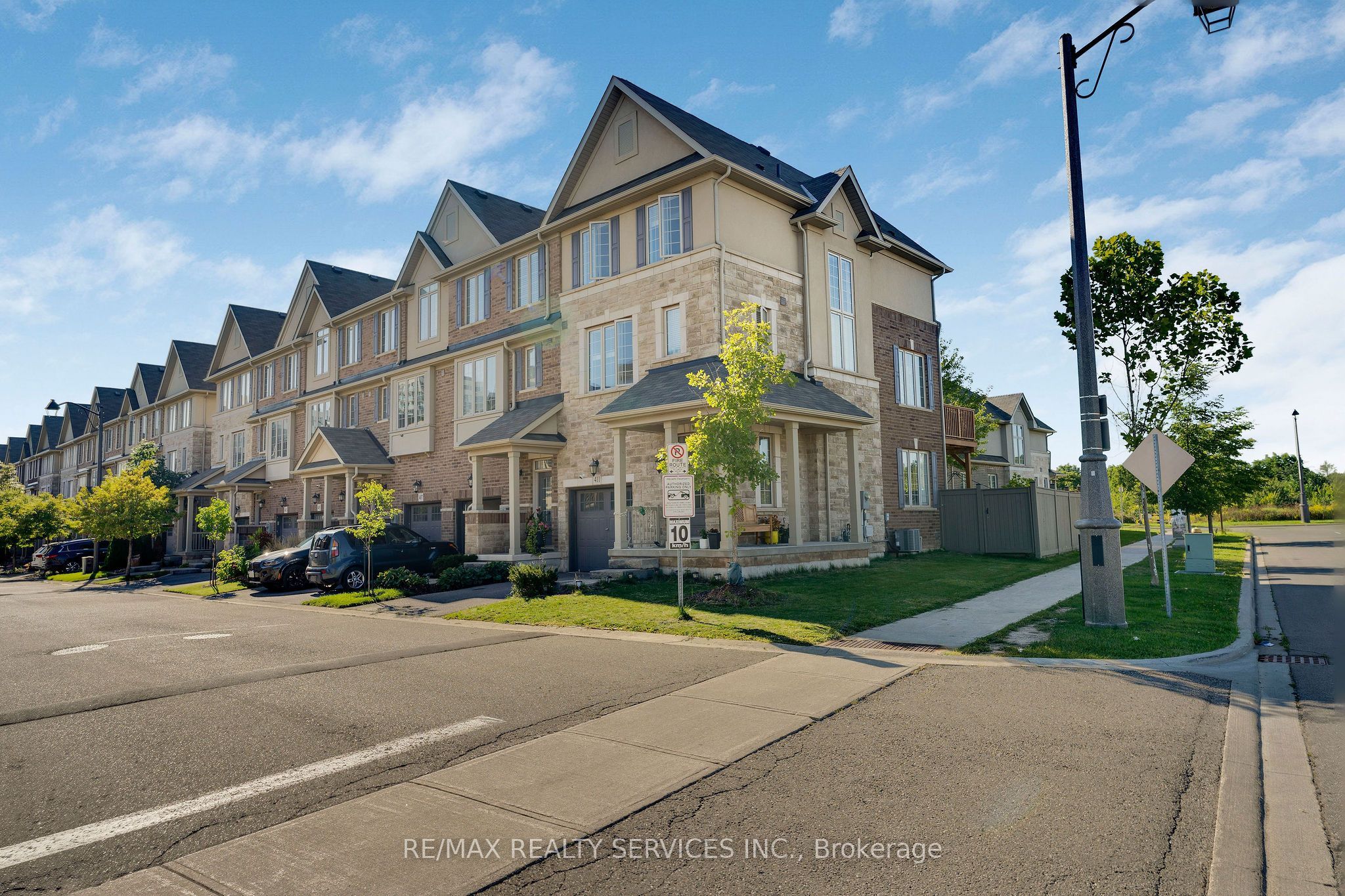 411 Hardwick Common