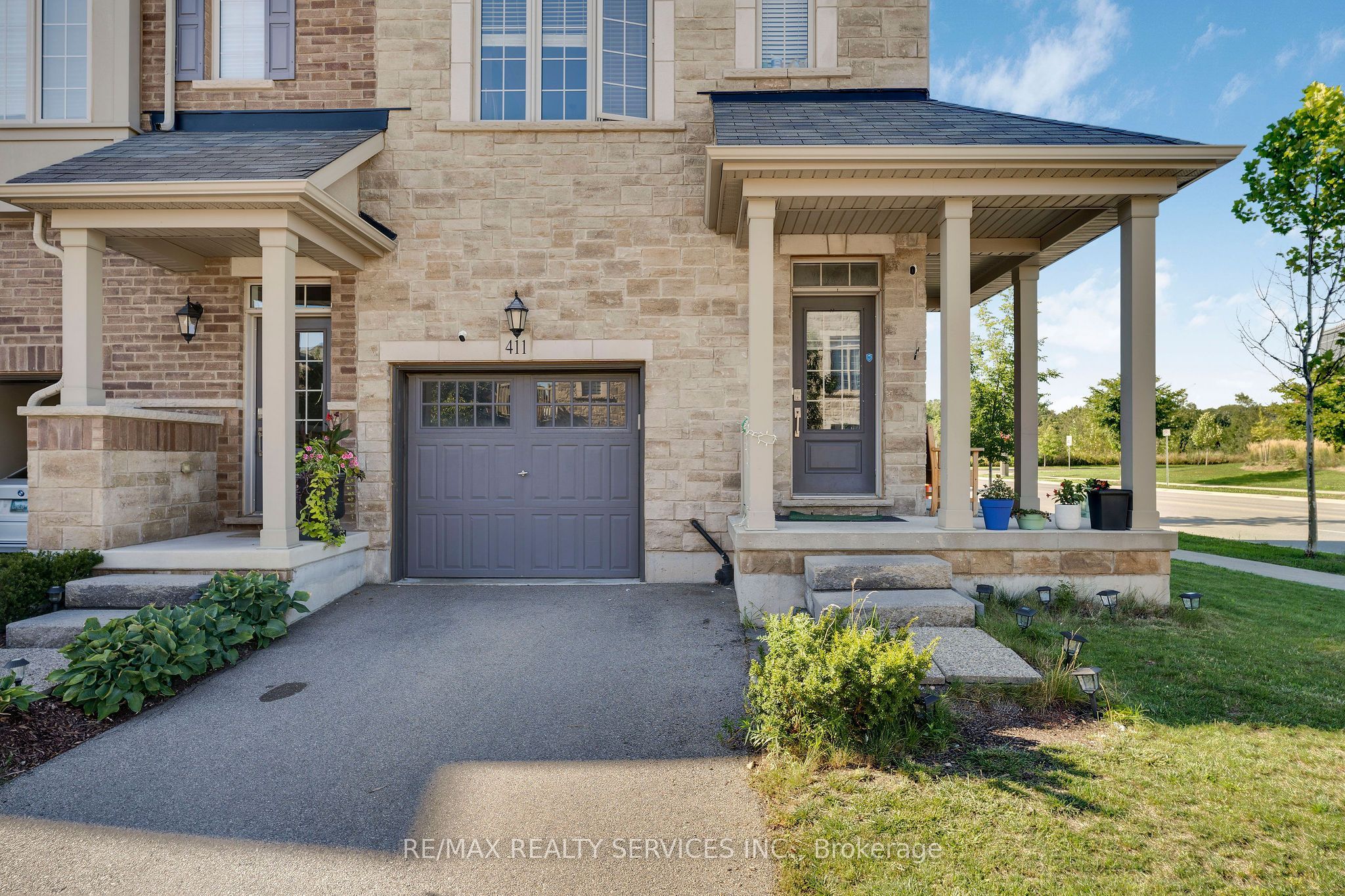 411 Hardwick Common