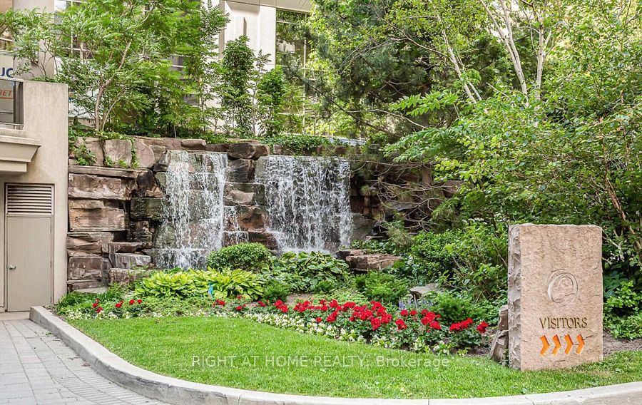 3888 Duke Of York Boulevard 235