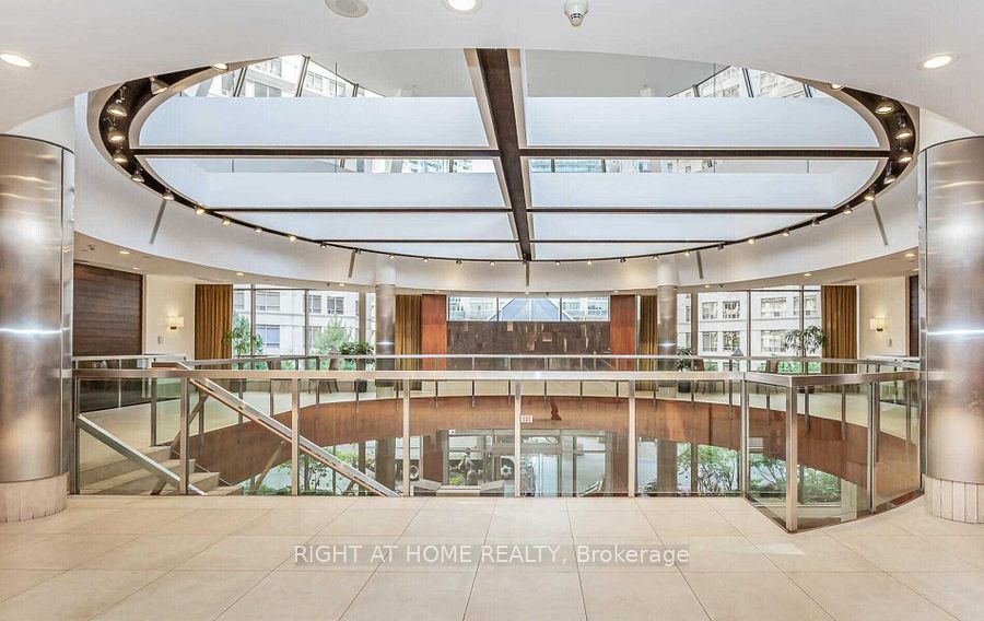 3888 Duke Of York Boulevard 235