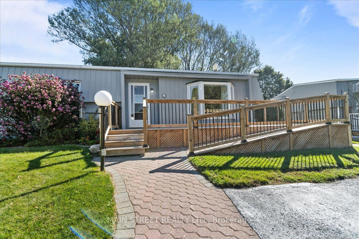 2 Pineridge Crescent