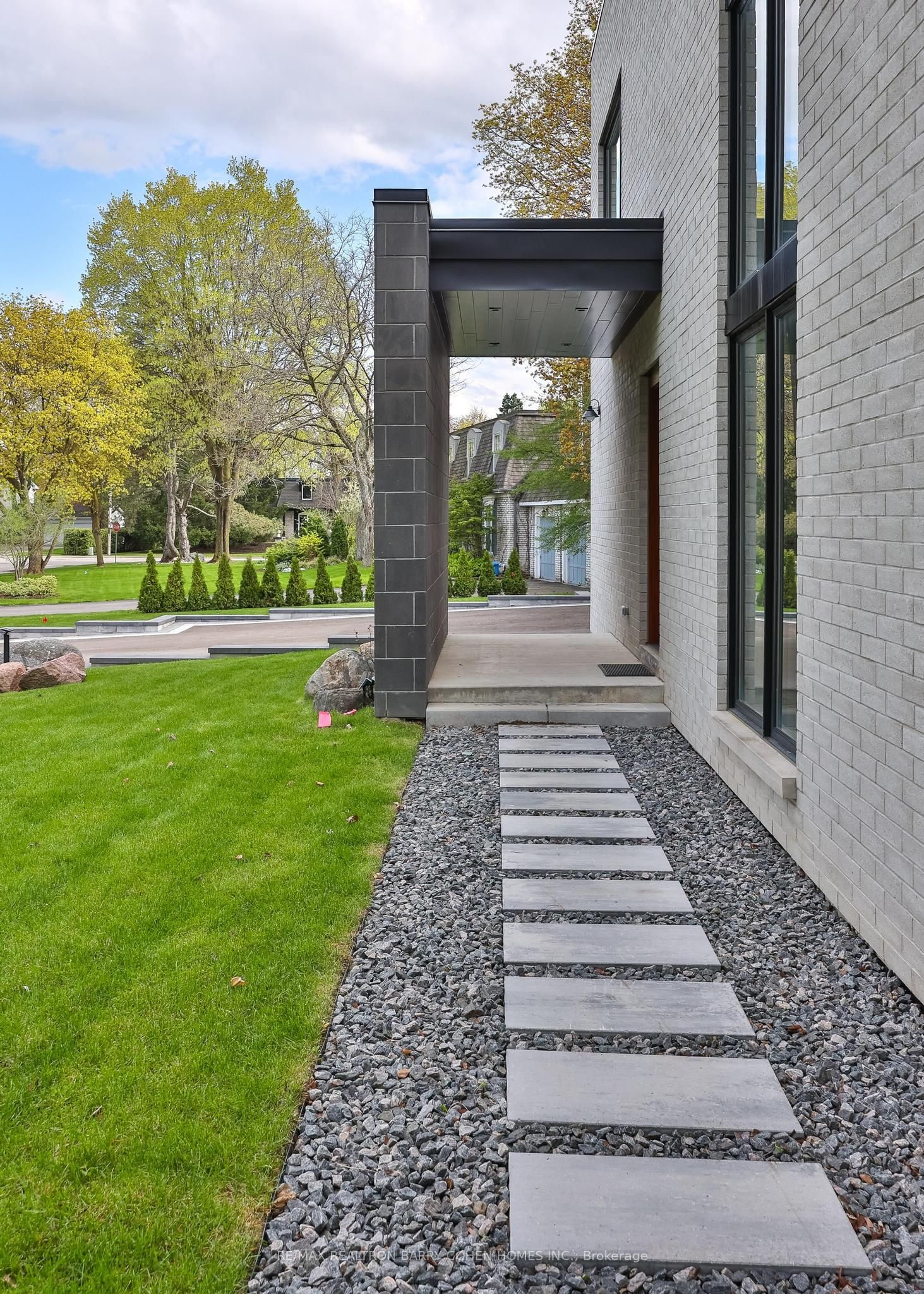 4 Sunflower Court
