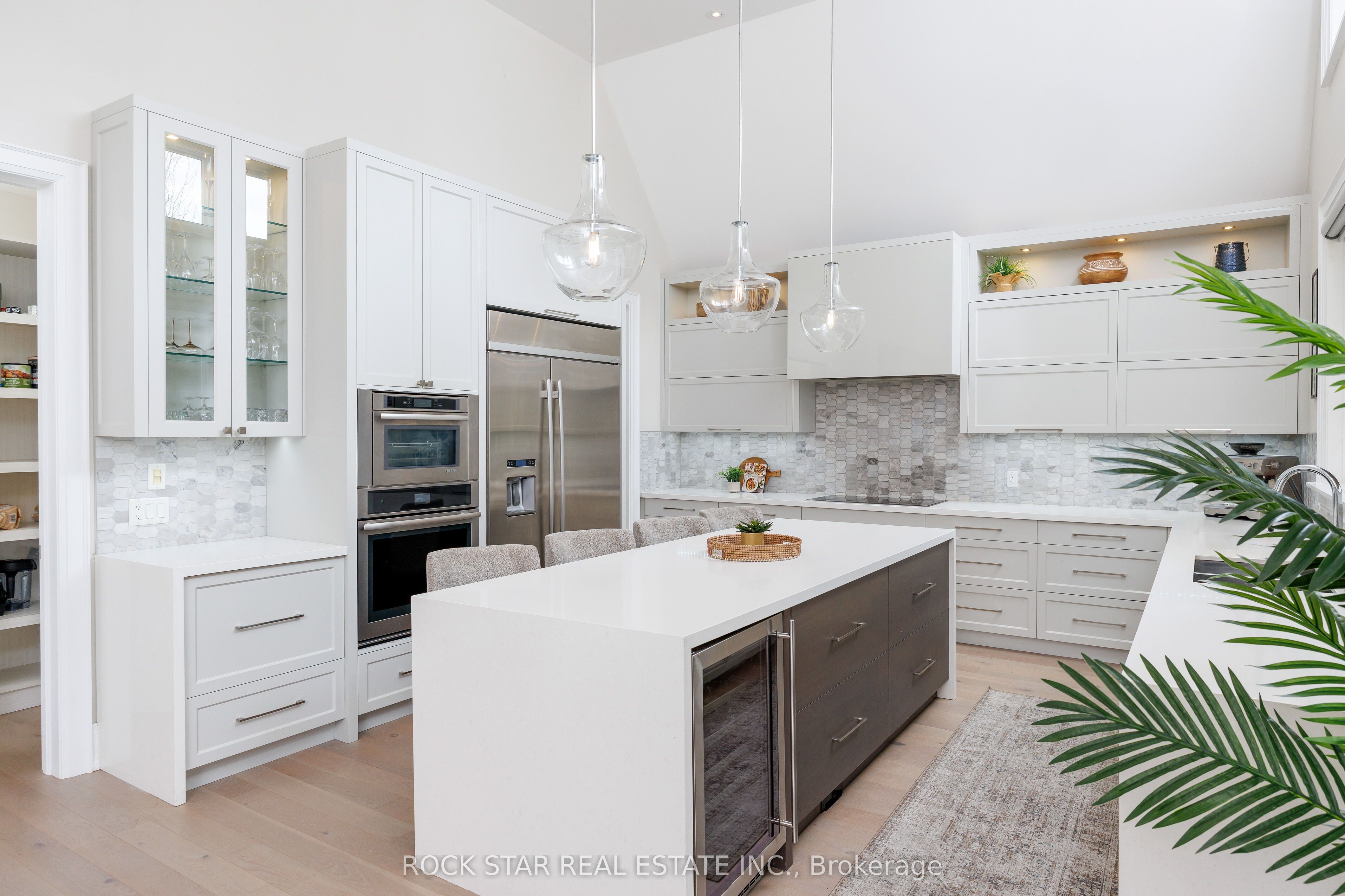 2443 Applewood Drive