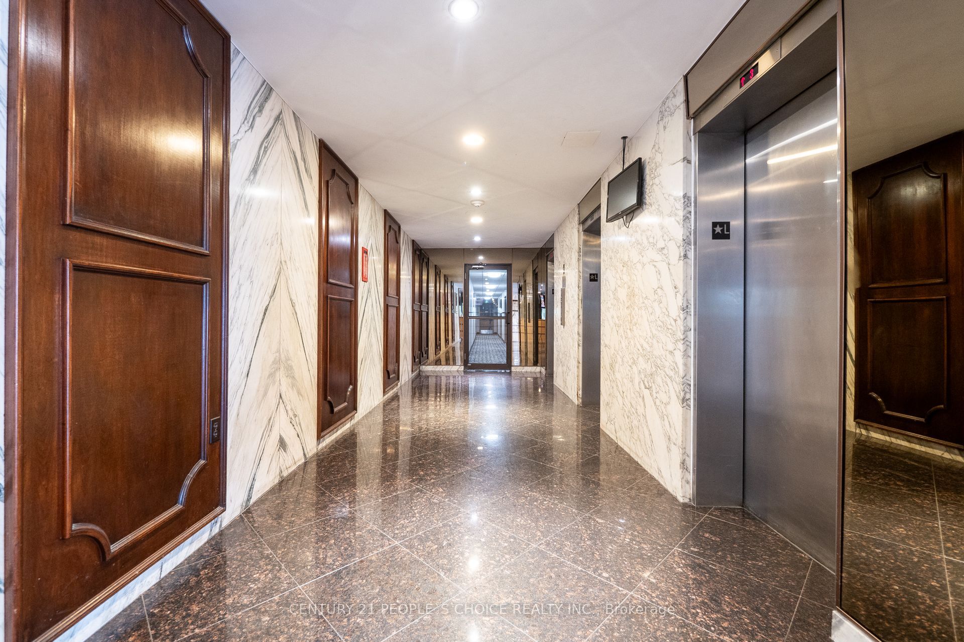 3390 Weston Road 902