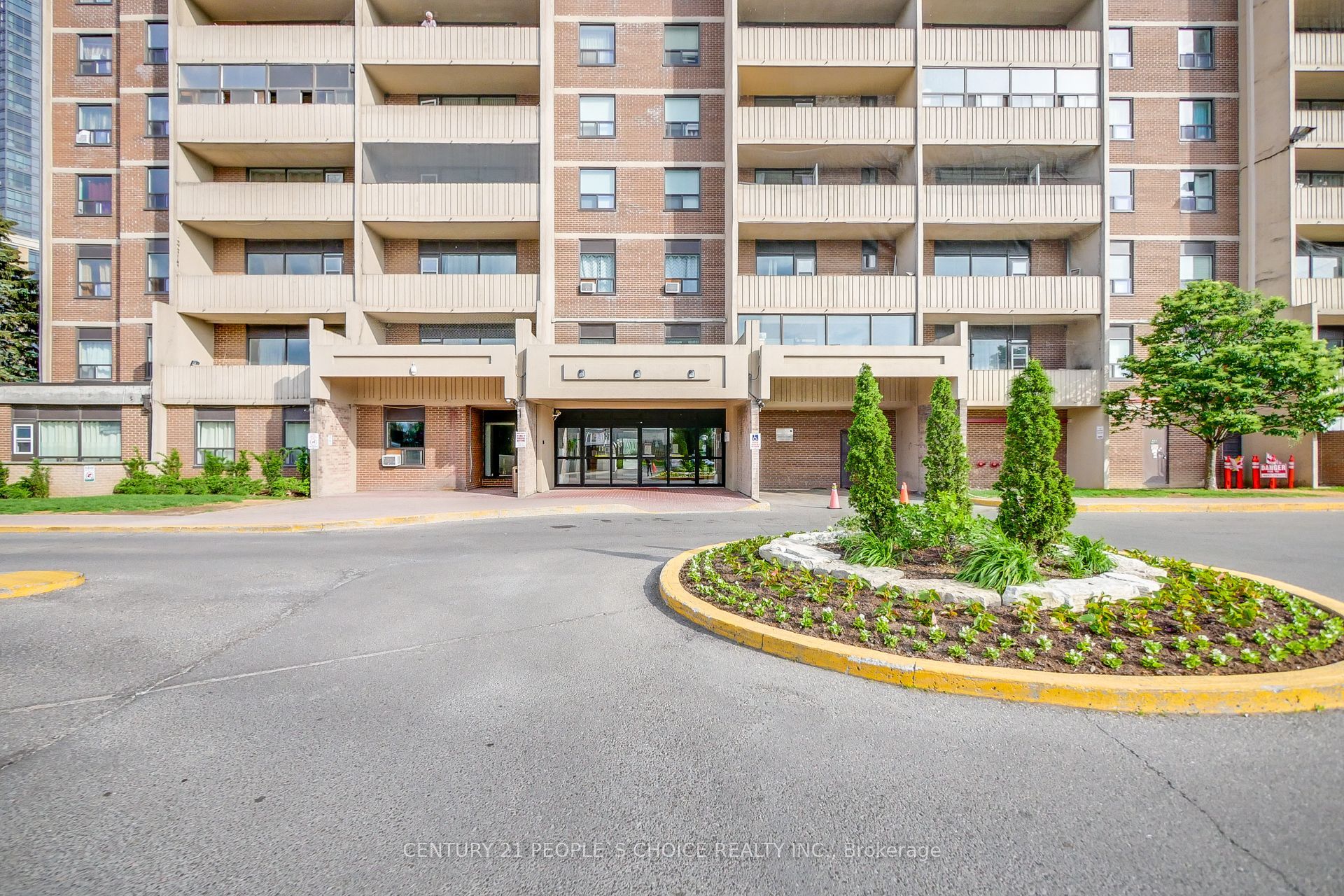 3390 Weston Road 902