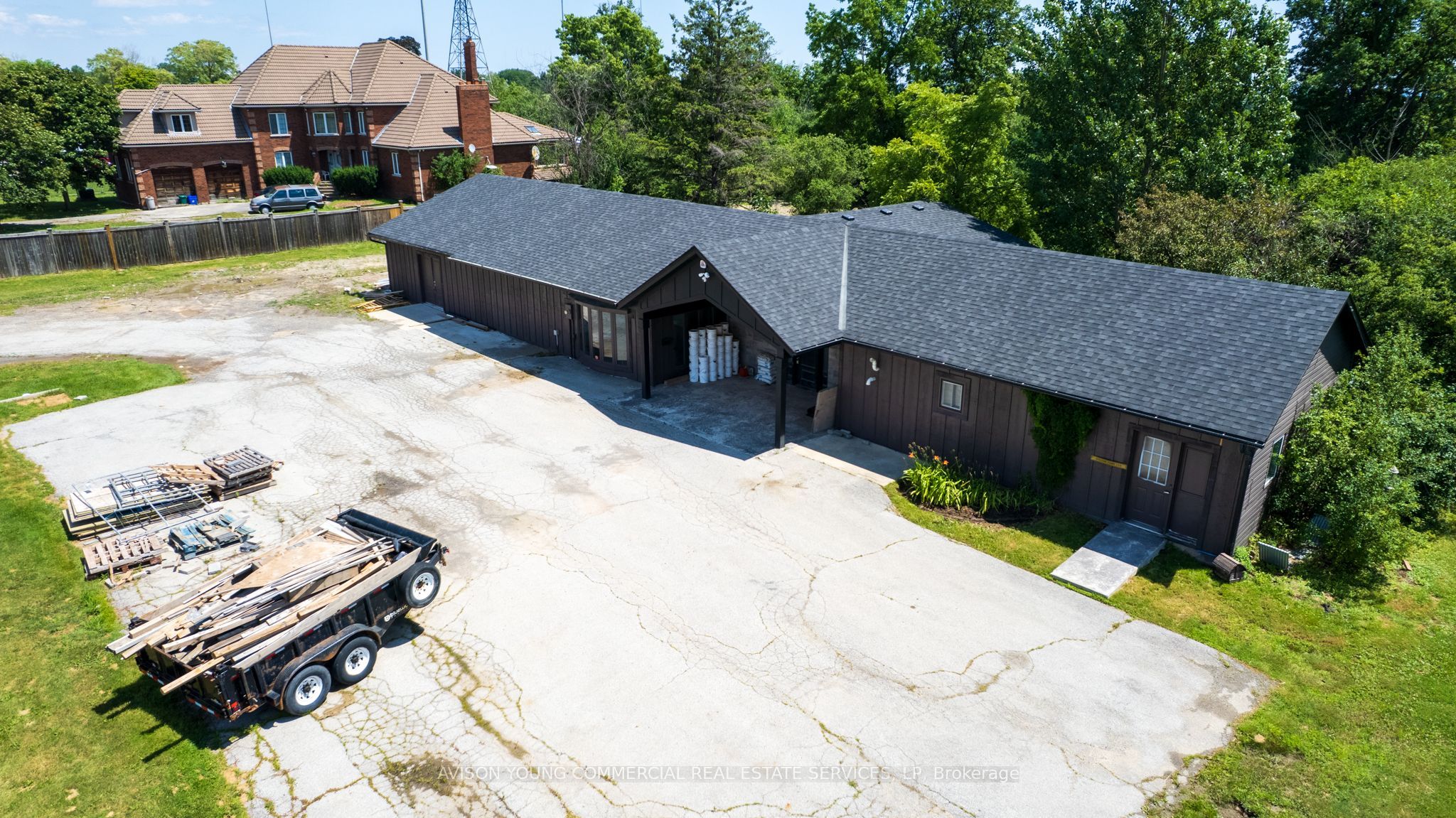 2078 Upper Middle Road E