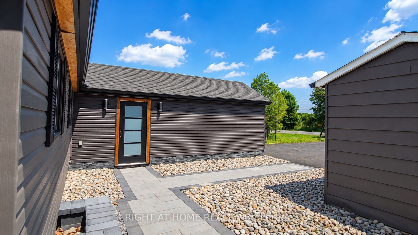 3858 Rideau River Road