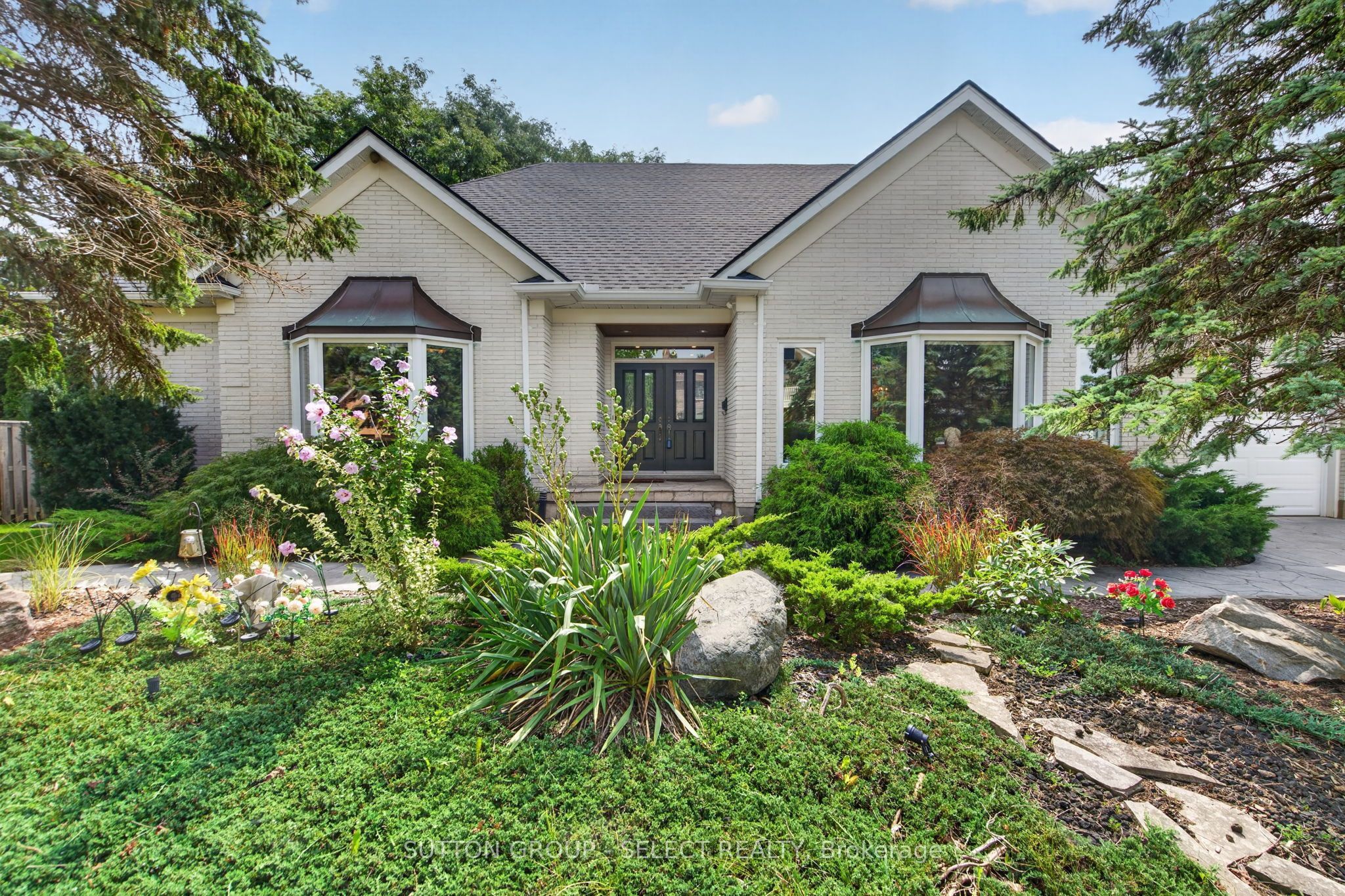 173 WHITEACRES Drive