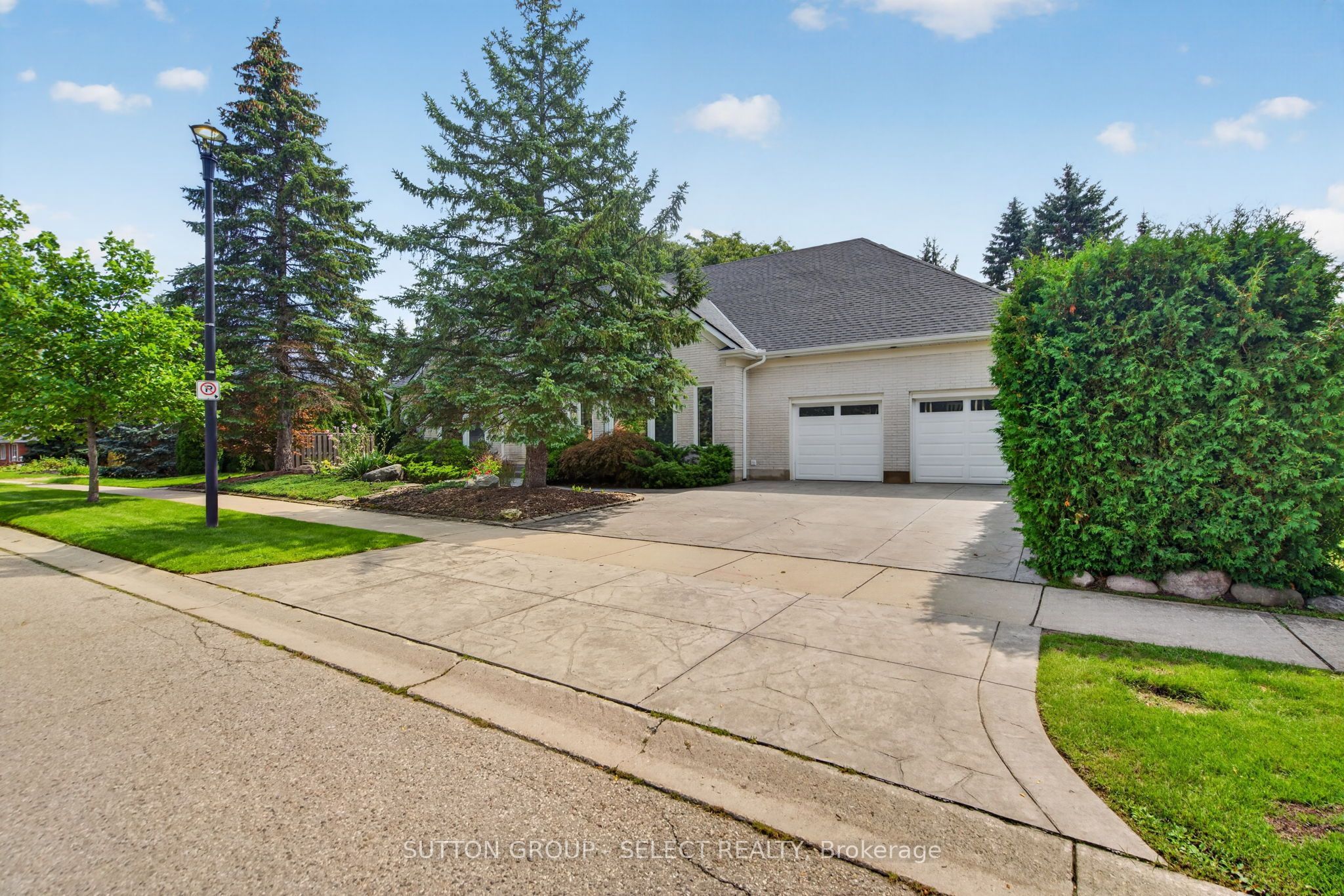 173 WHITEACRES Drive