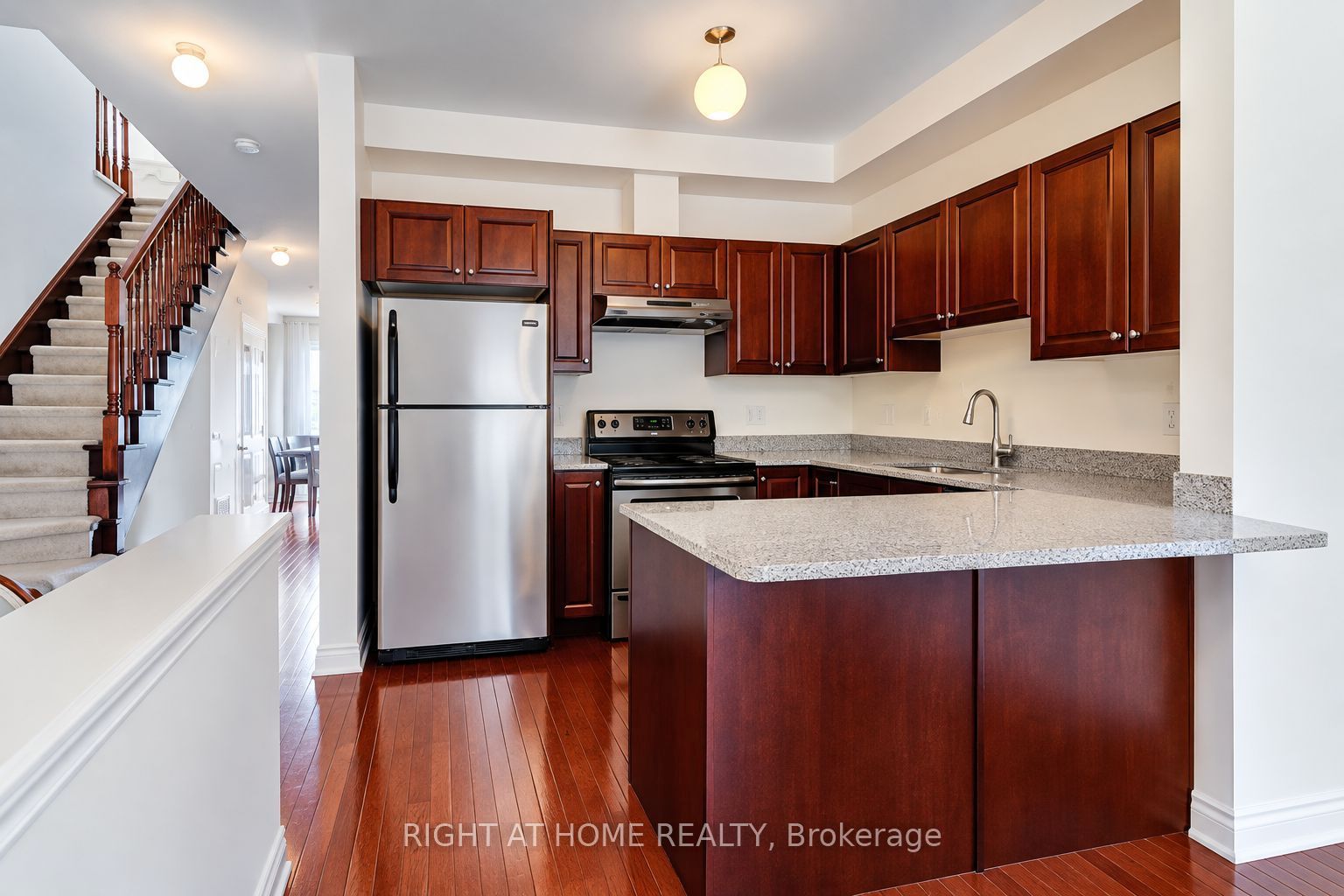 1130 Cawthra Road 2