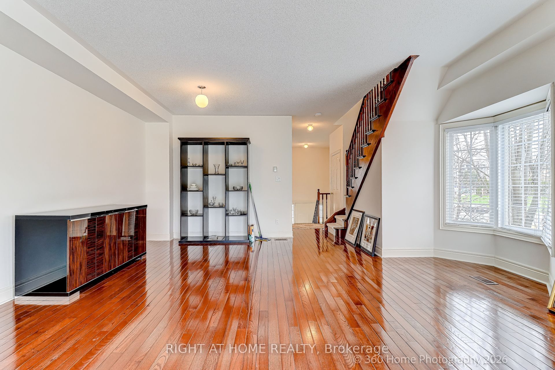 1130 Cawthra Road 2