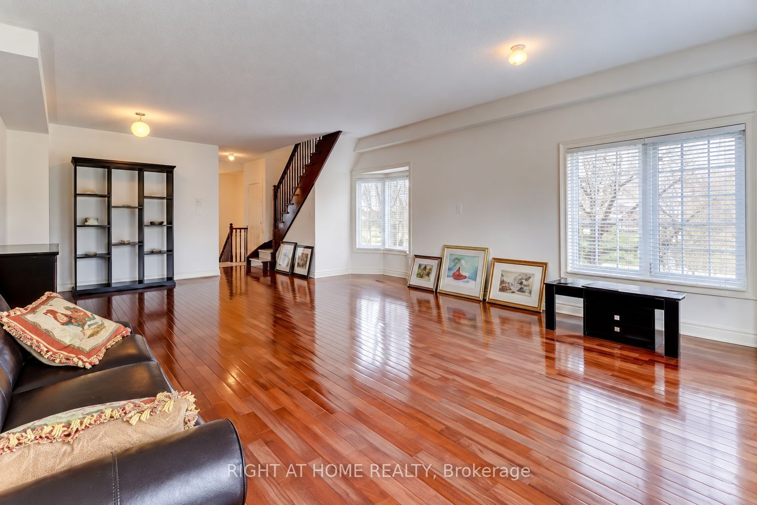 1130 Cawthra Road 2