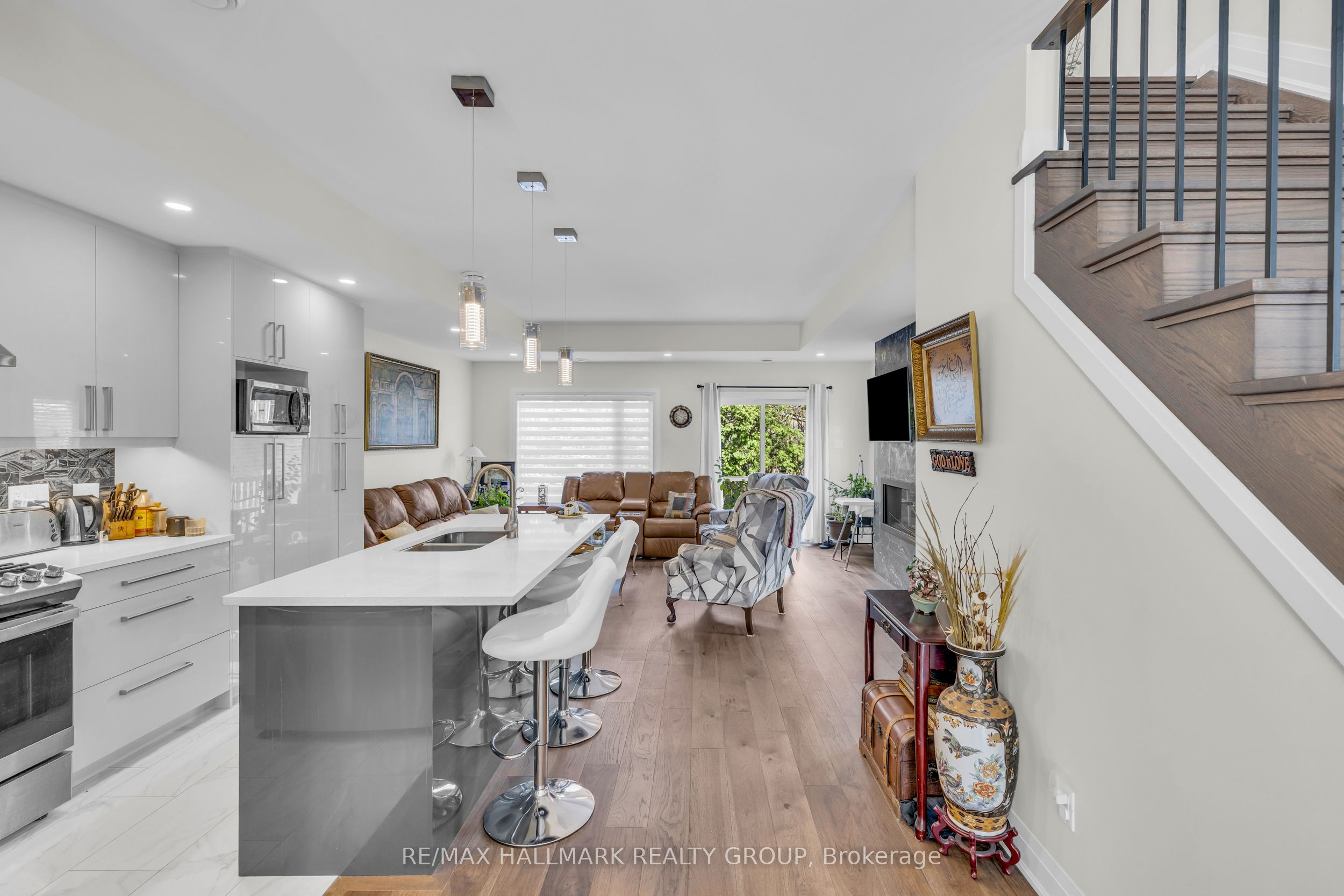 165 LONGPRE Street