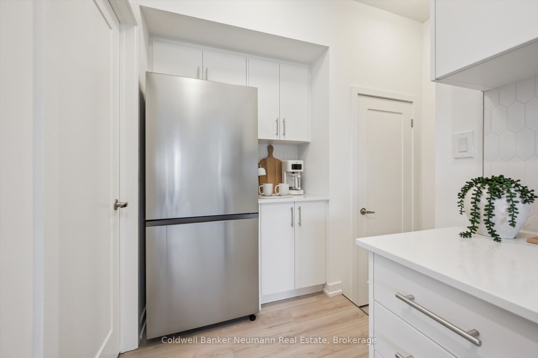 940 St David Street N 107