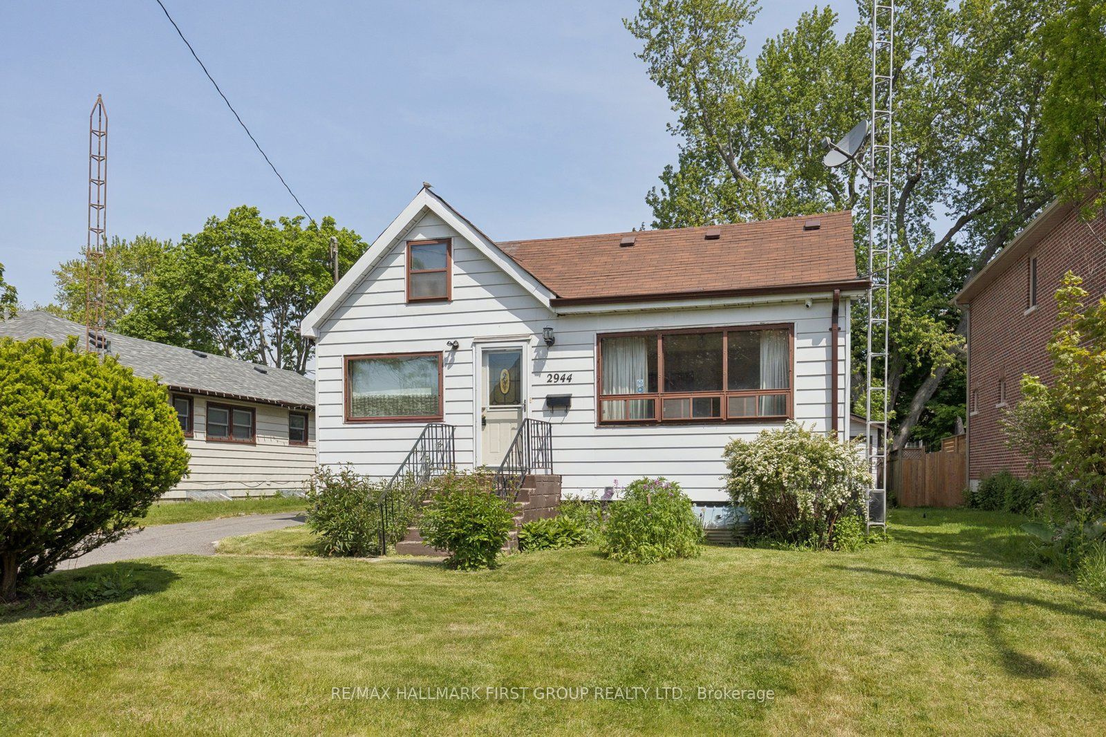 2944 Ebony Street