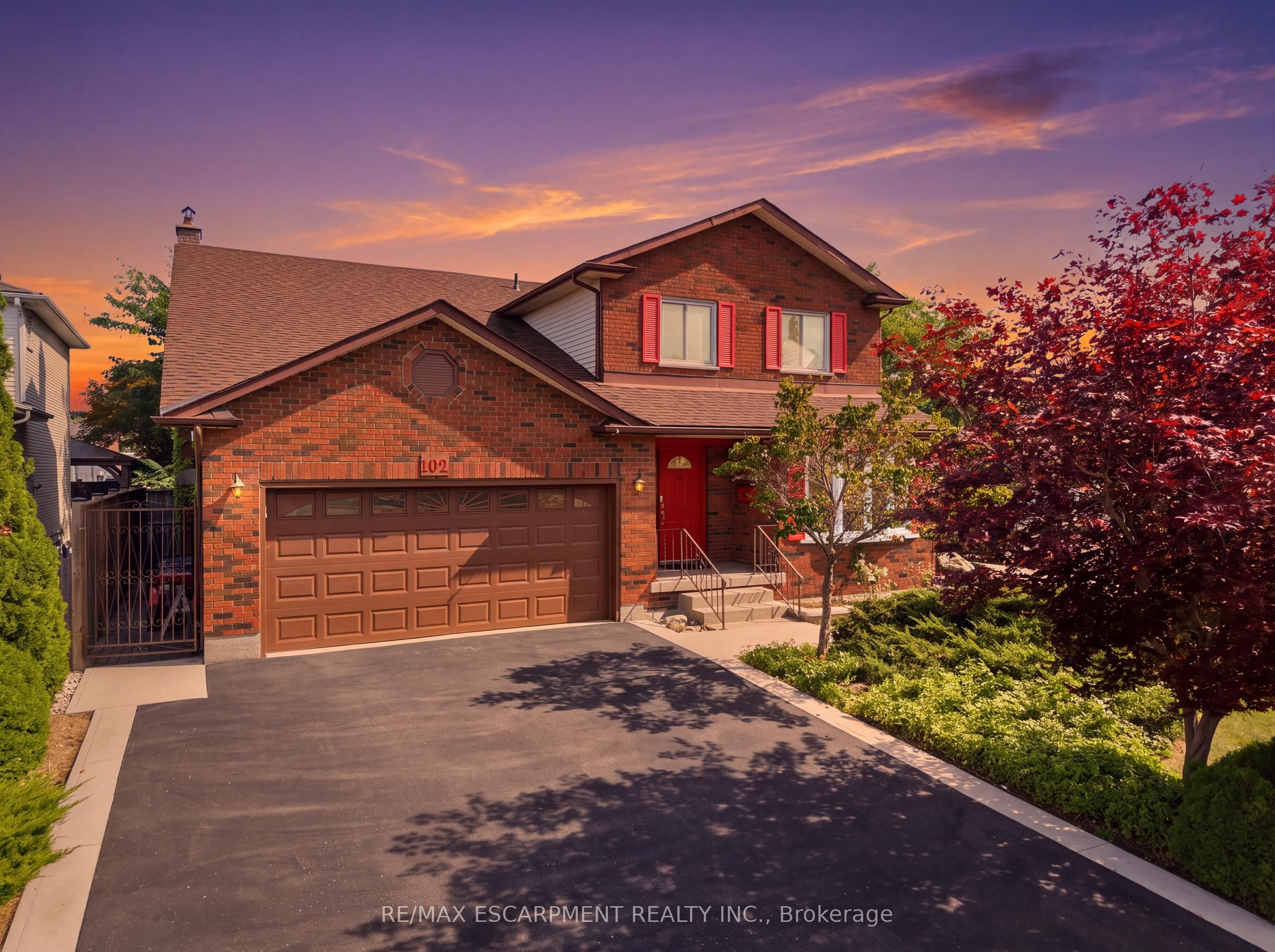 102 Trenholme Crescent